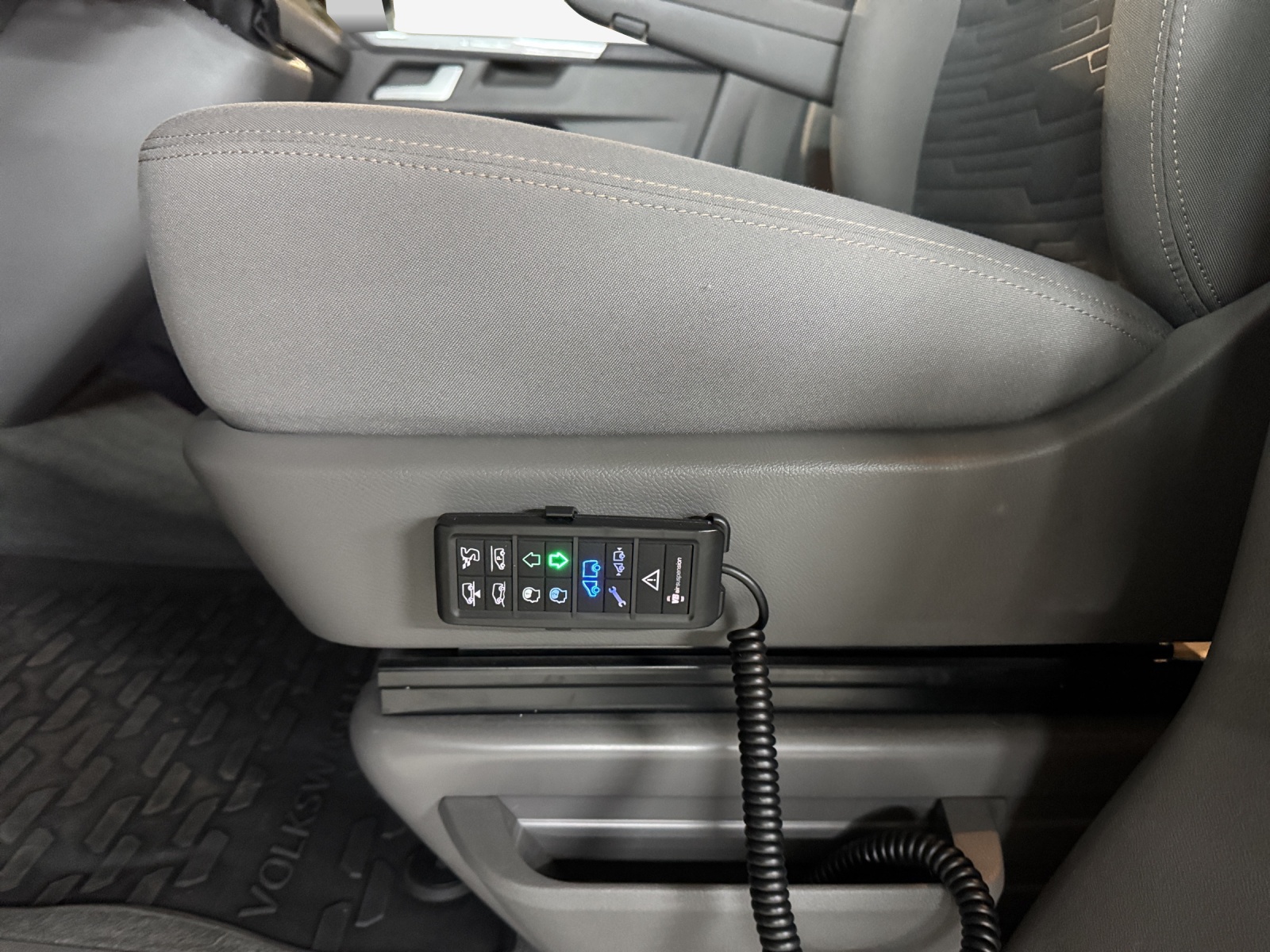 VW T6.1 California 2.0 Bi-TDI Ocean Liberty 4Motion DSG-image-13