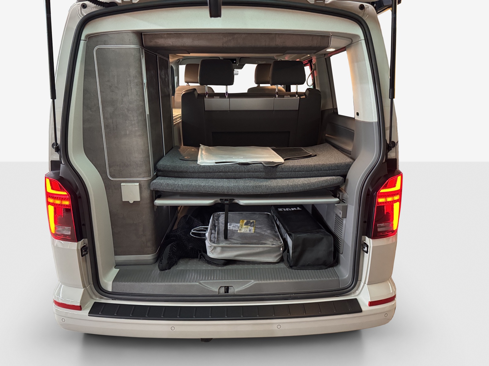 VW T6.1 California 2.0 Bi-TDI Ocean Liberty 4Motion DSG-image-12
