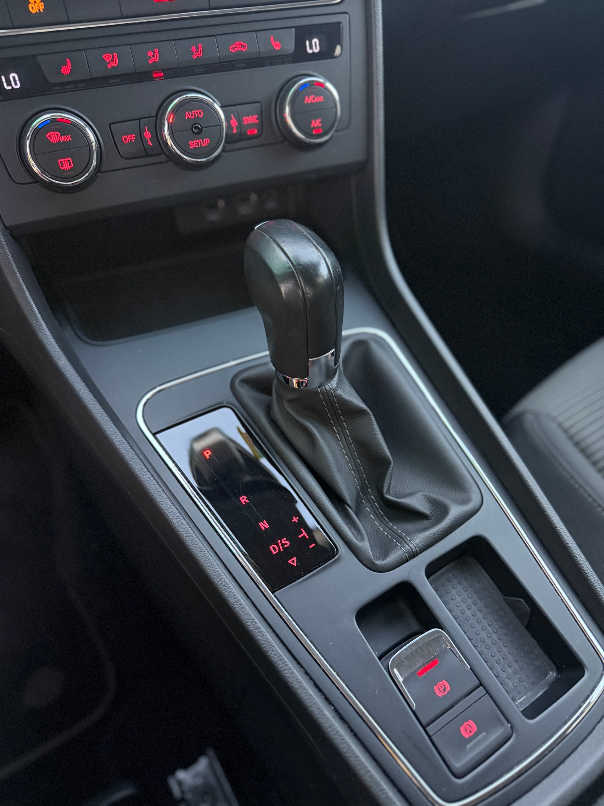 SEAT Leon 1.5 TGI Style DSG-image-12