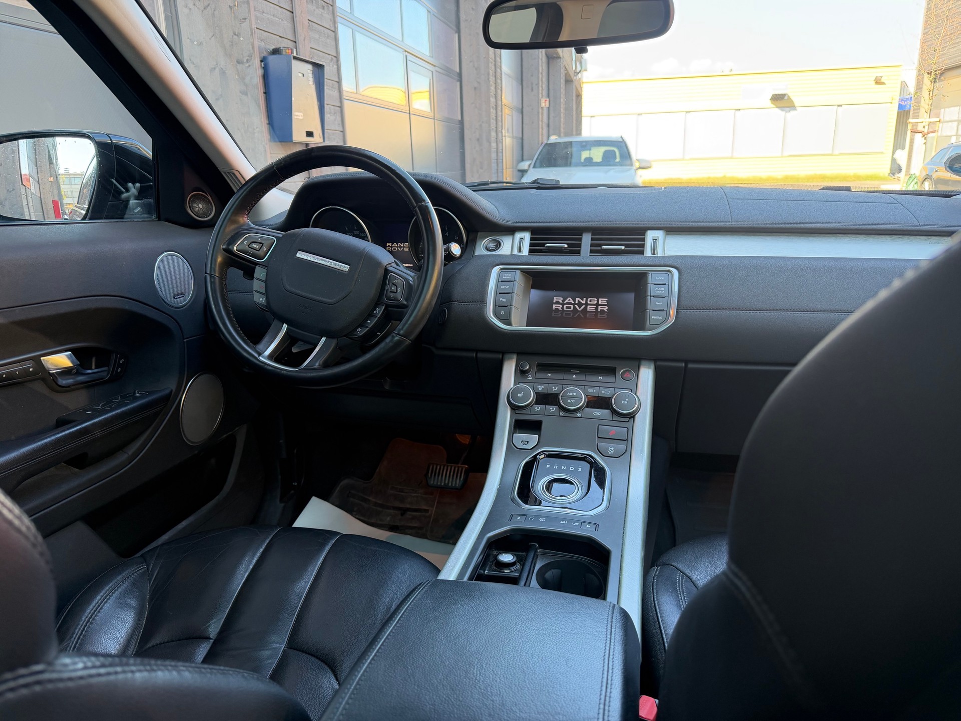 LAND ROVER Range Rover Evoque 2.0 Si4 Prestige AT6-image-9