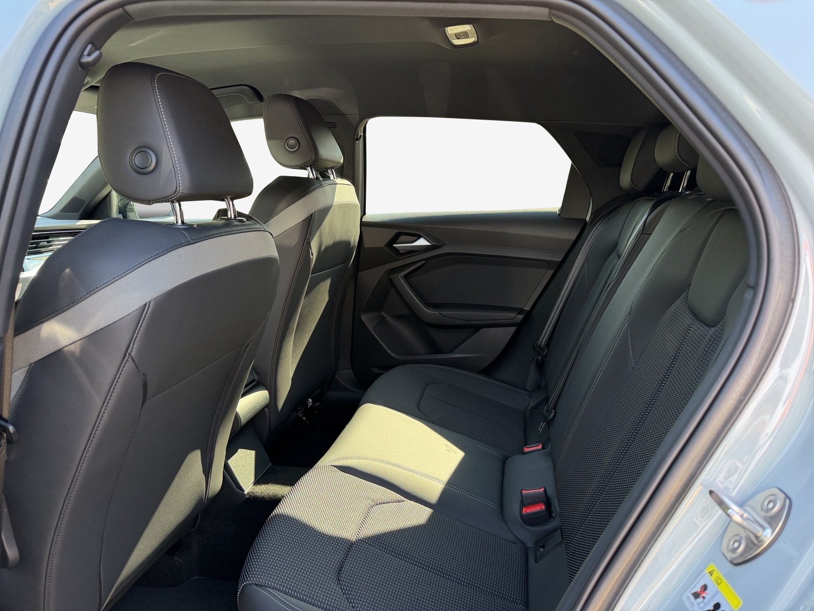 AUDI A1 Sportback 35 TFSI S Line S-tronic-image-11