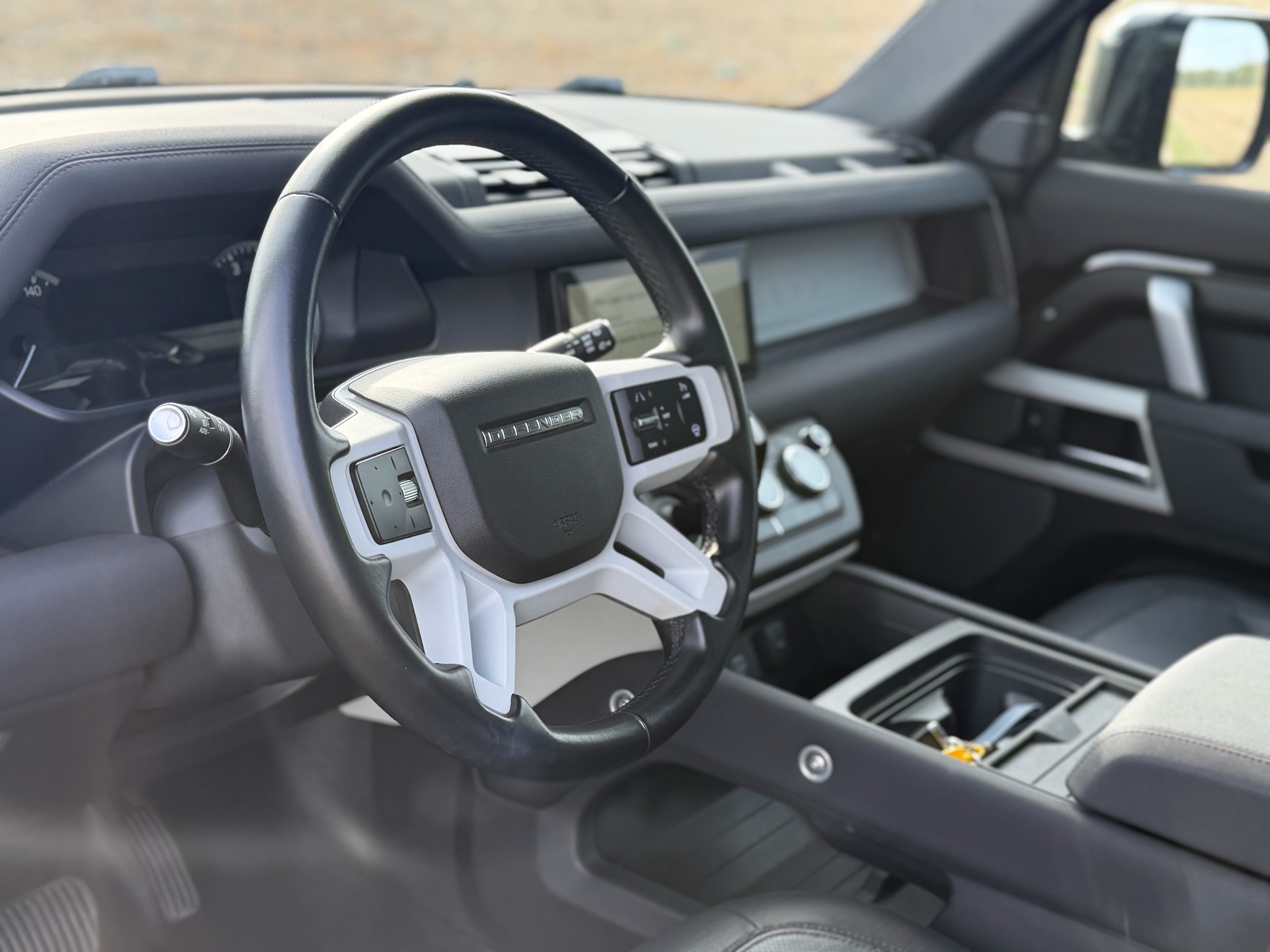 LAND ROVER Defender 110 P300 Si4 X-Dynamic HSE AT8-image-11