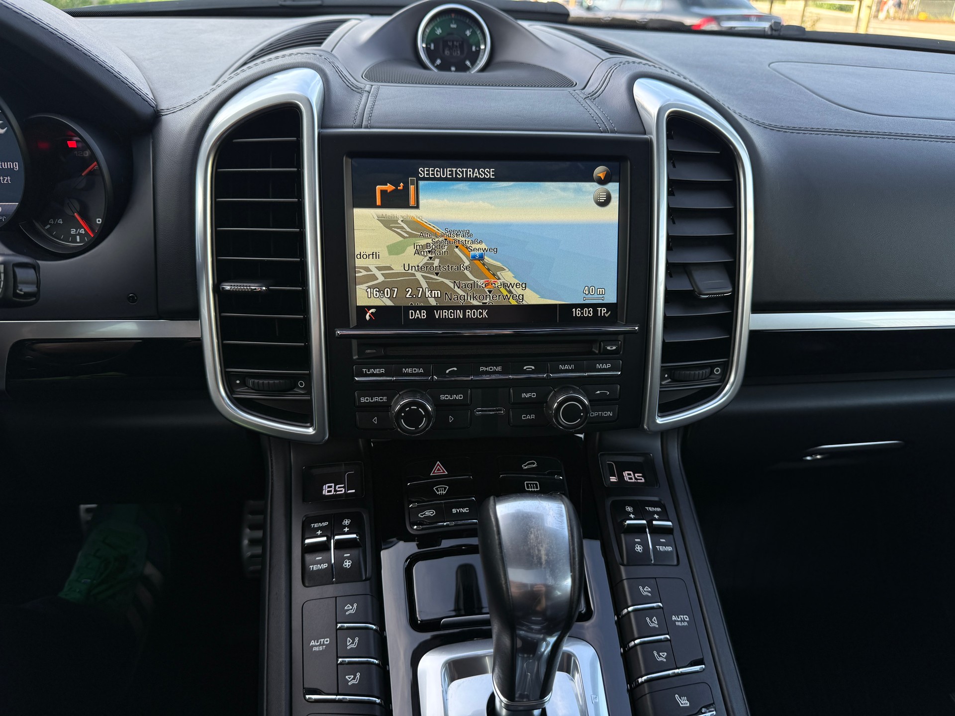 PORSCHE Cayenne GTS mit Anhängerkupplung 3500kg-image-24
