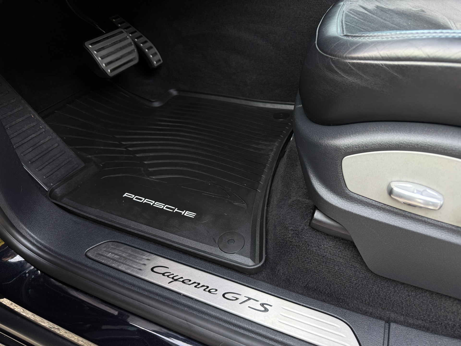 PORSCHE Cayenne GTS mit Anhängerkupplung 3500kg-image-18