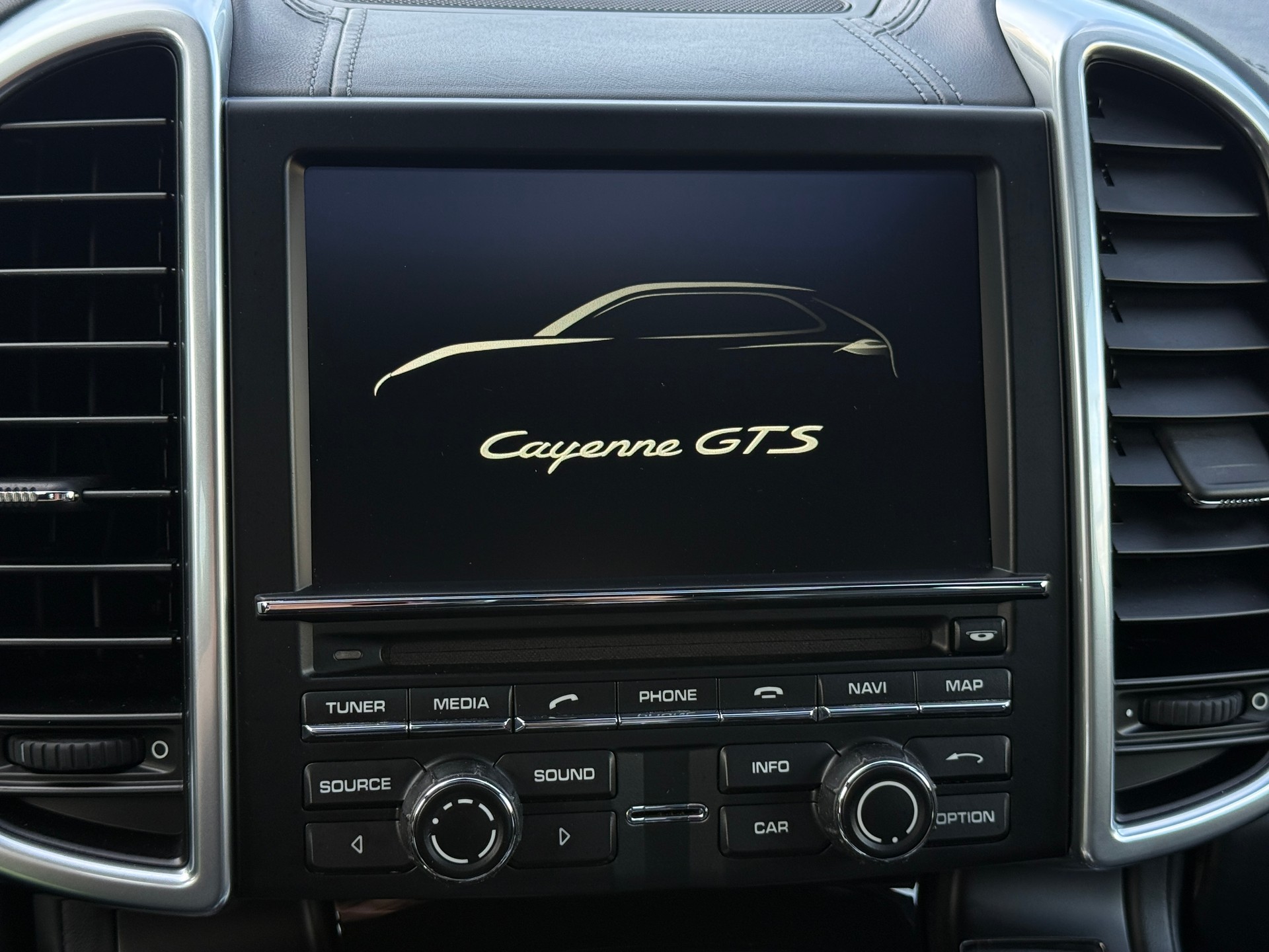 PORSCHE Cayenne GTS mit Anhängerkupplung 3500kg-image-15