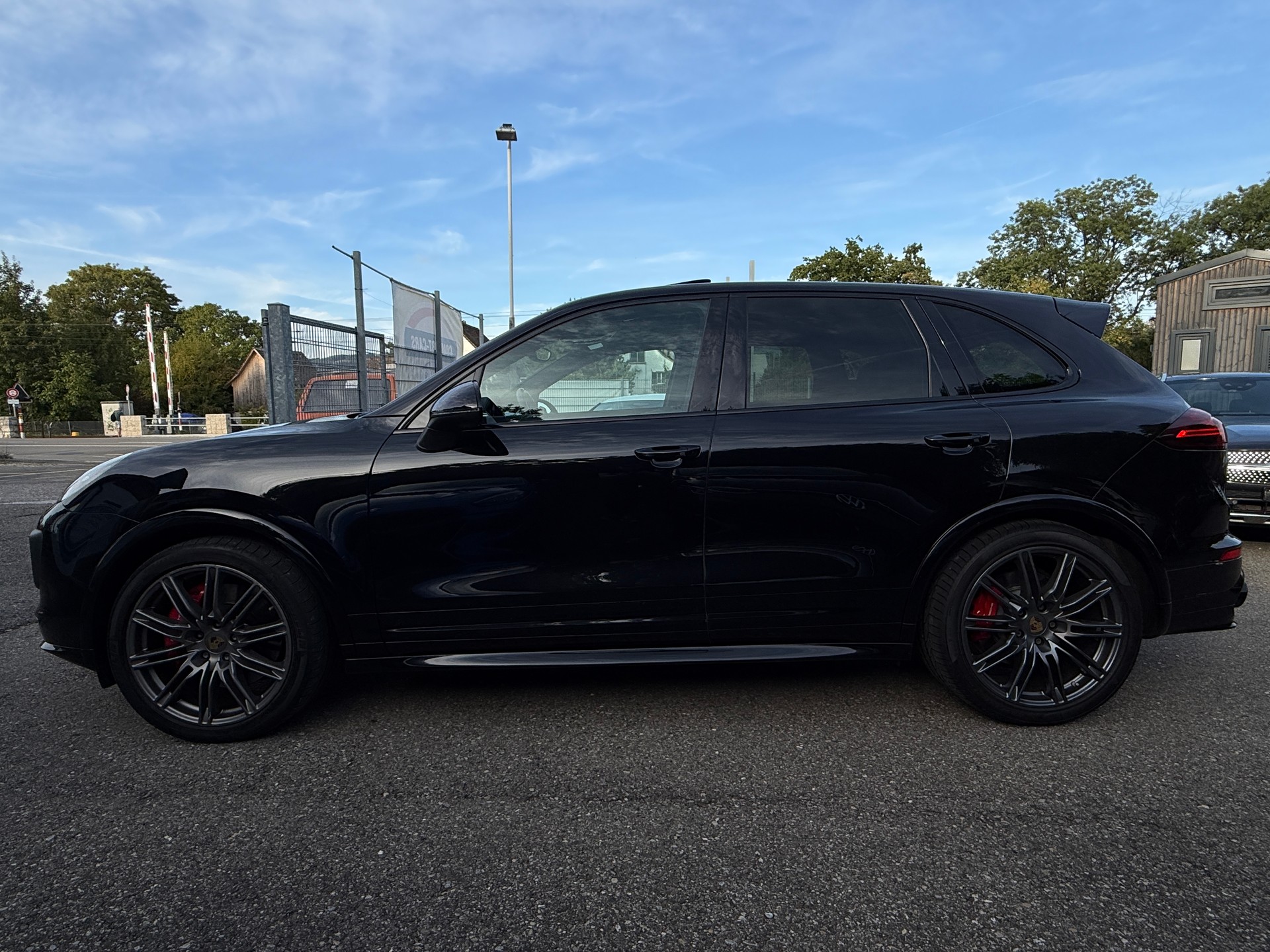 PORSCHE Cayenne GTS mit Anhängerkupplung 3500kg-image-2