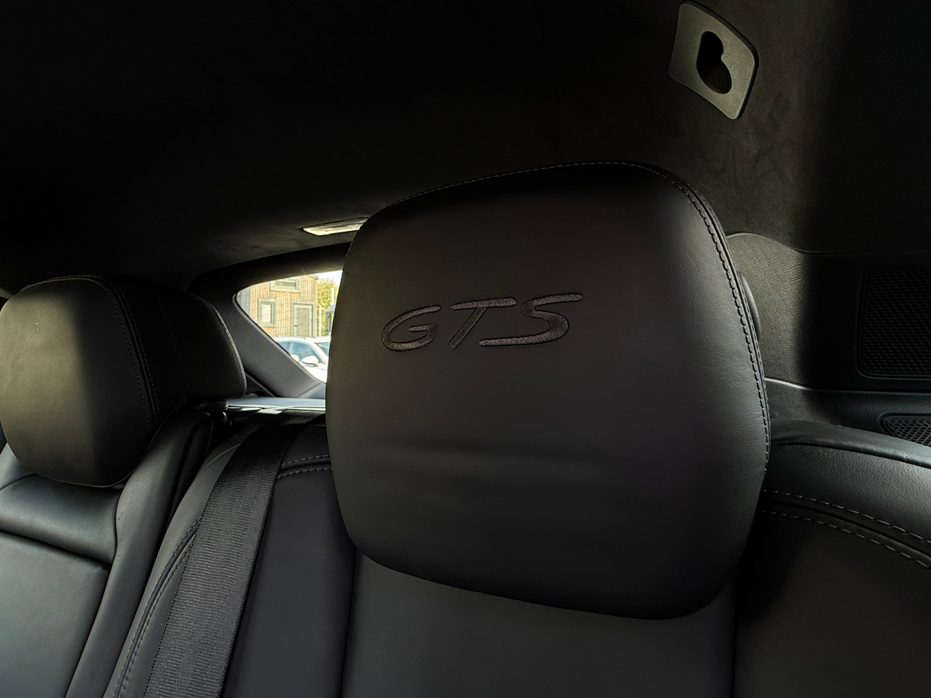 PORSCHE Cayenne GTS mit Anhängerkupplung 3500kg-image-11