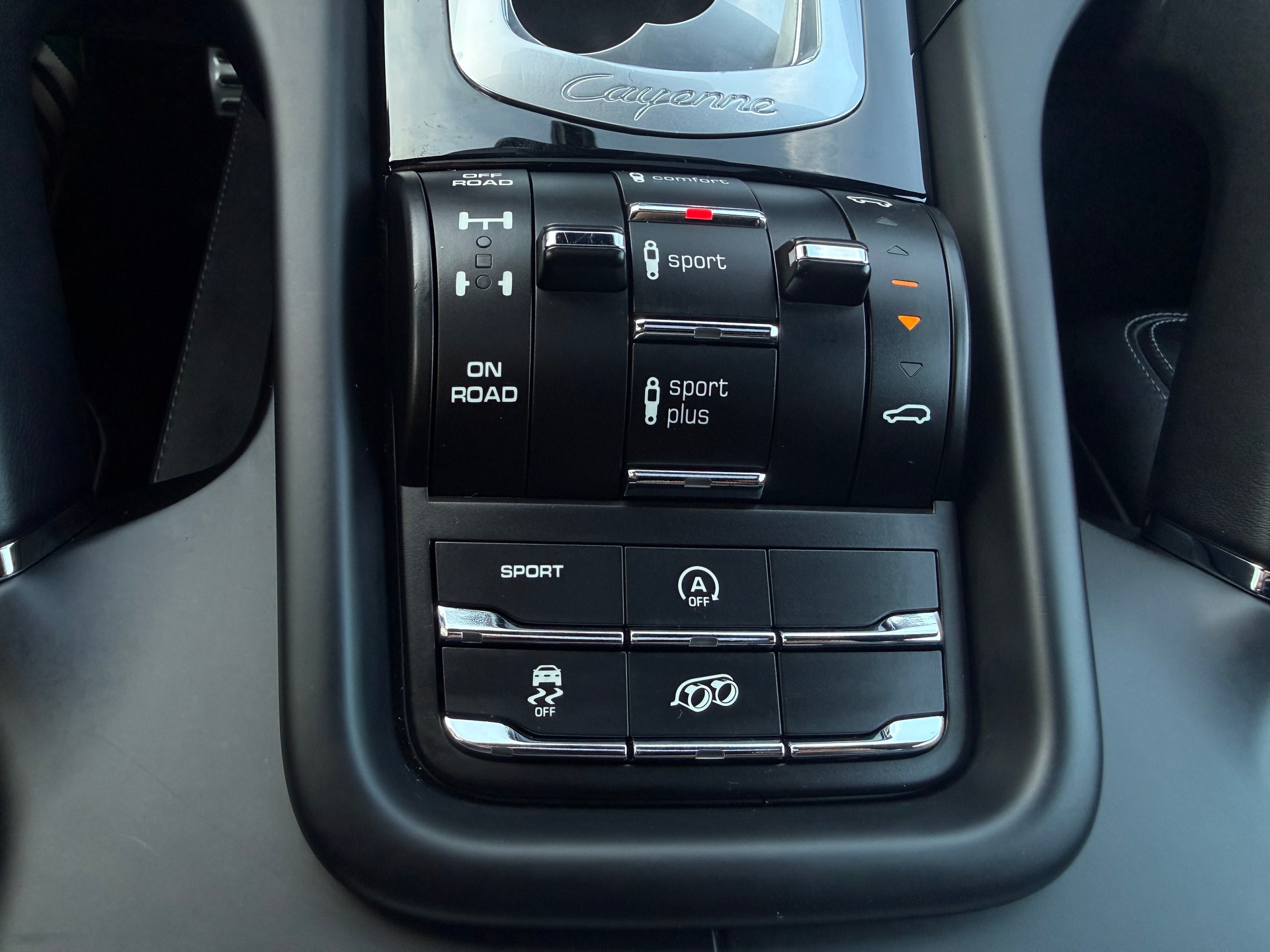 PORSCHE Cayenne GTS mit Anhängerkupplung 3500kg-image-28