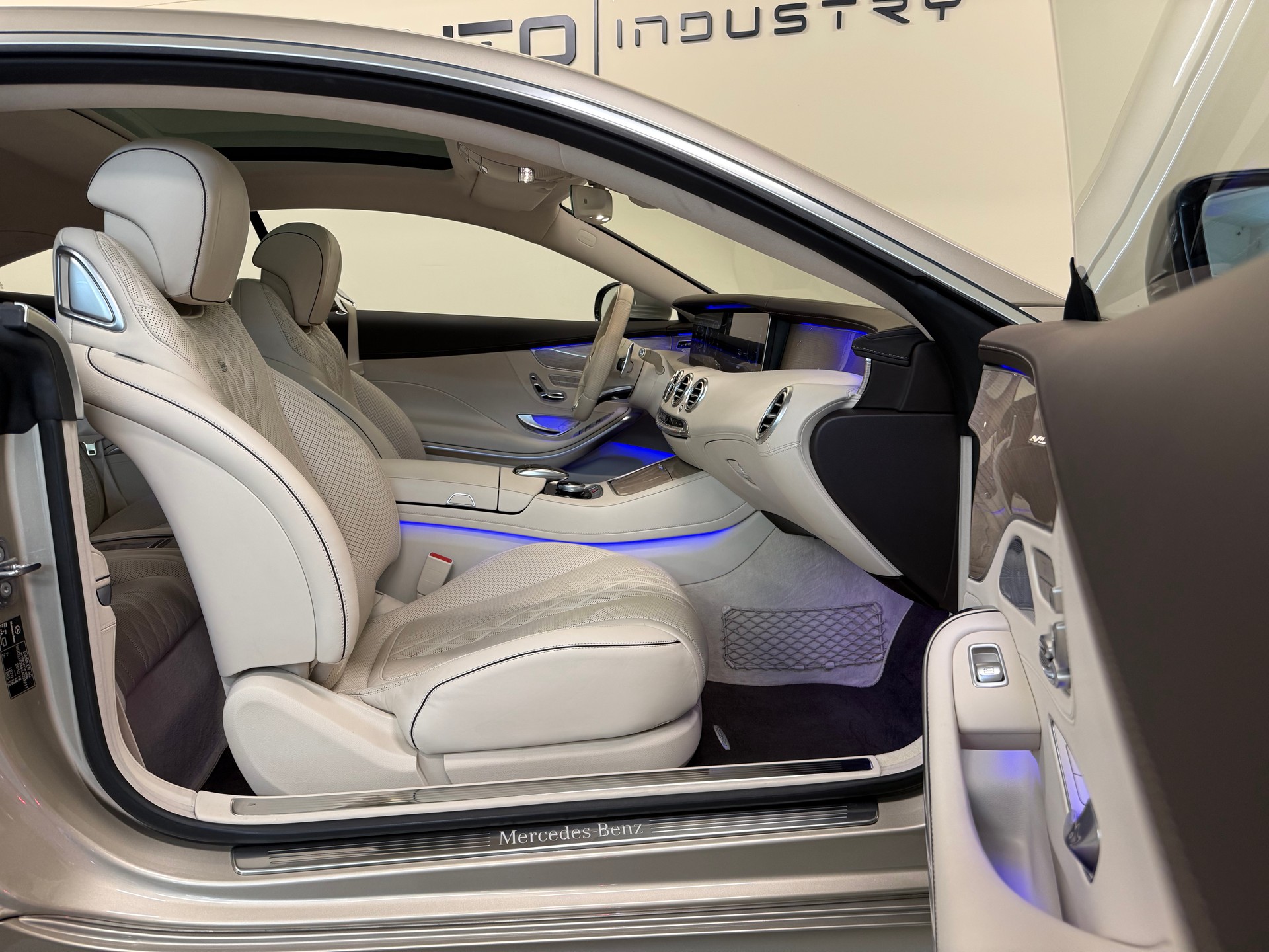 MERCEDES-BENZ S 450 Coupé Exklusiv Edition Designo4Matic 9G-Tronic-image-22