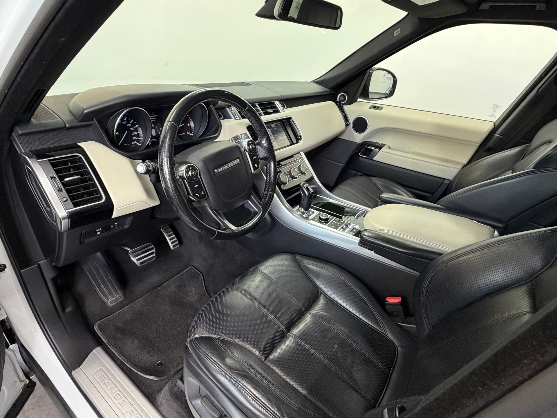 LAND ROVER Range Rover Sport 3.0 SDV6 HSE Automatic-image-8