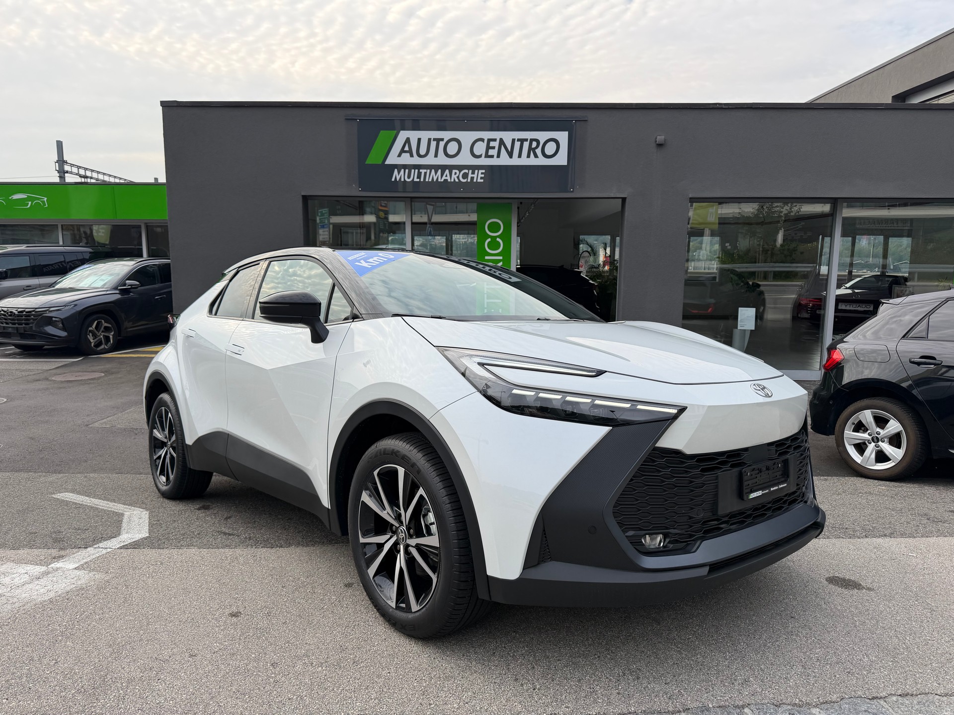 TOYOTA C-HR 1.8 HSD CVT Teamplayer-image-0