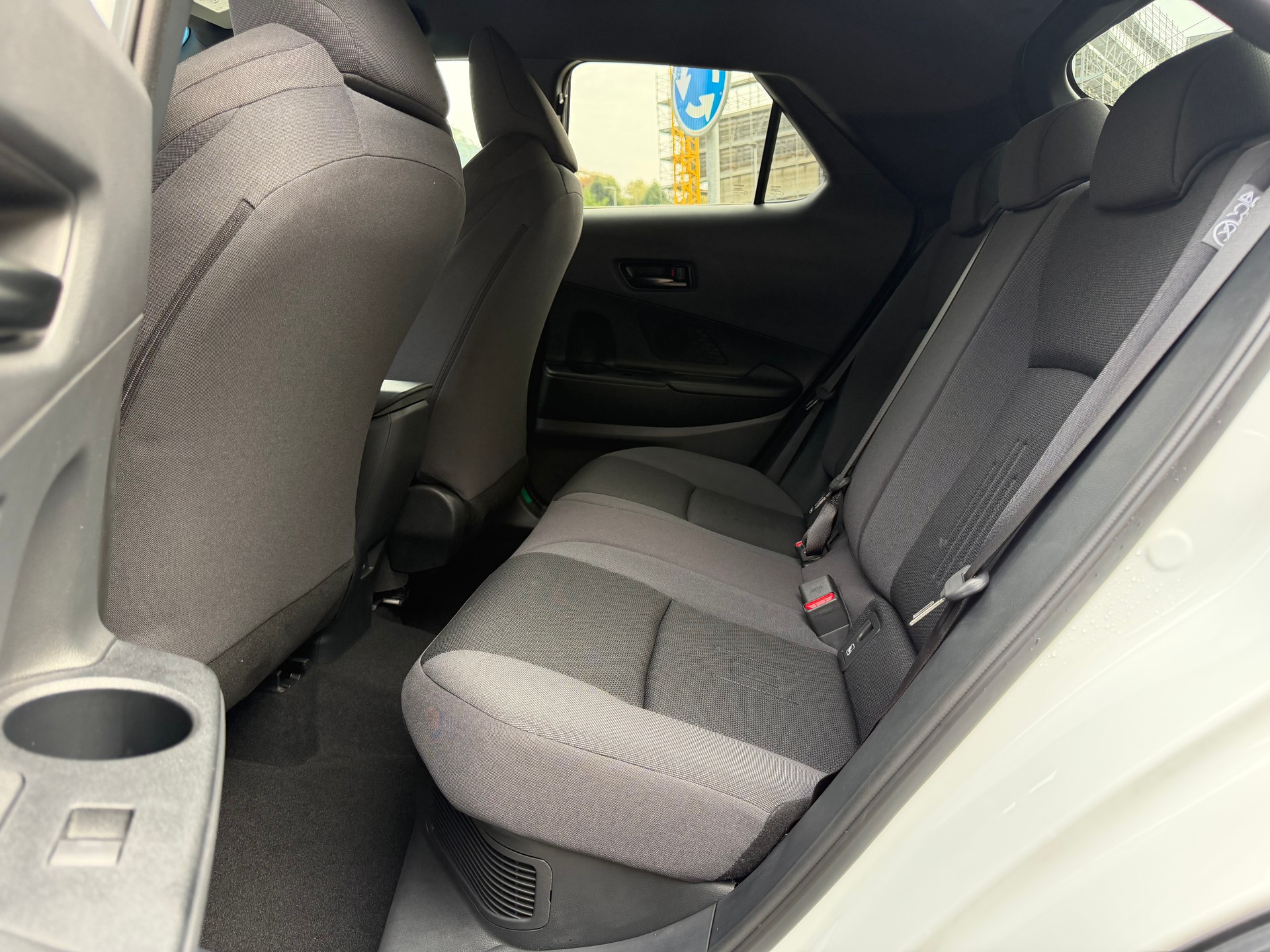TOYOTA C-HR 1.8 HSD CVT Teamplayer-image-9