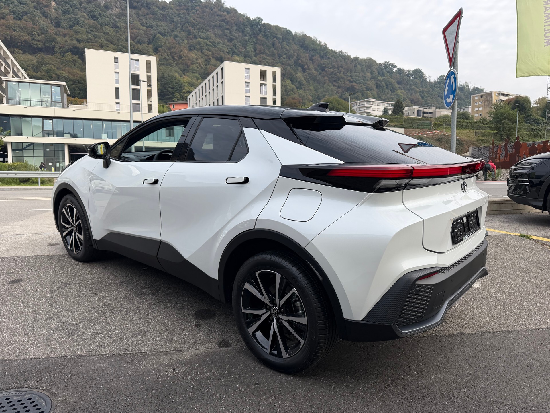TOYOTA C-HR 1.8 HSD CVT Teamplayer-image-5