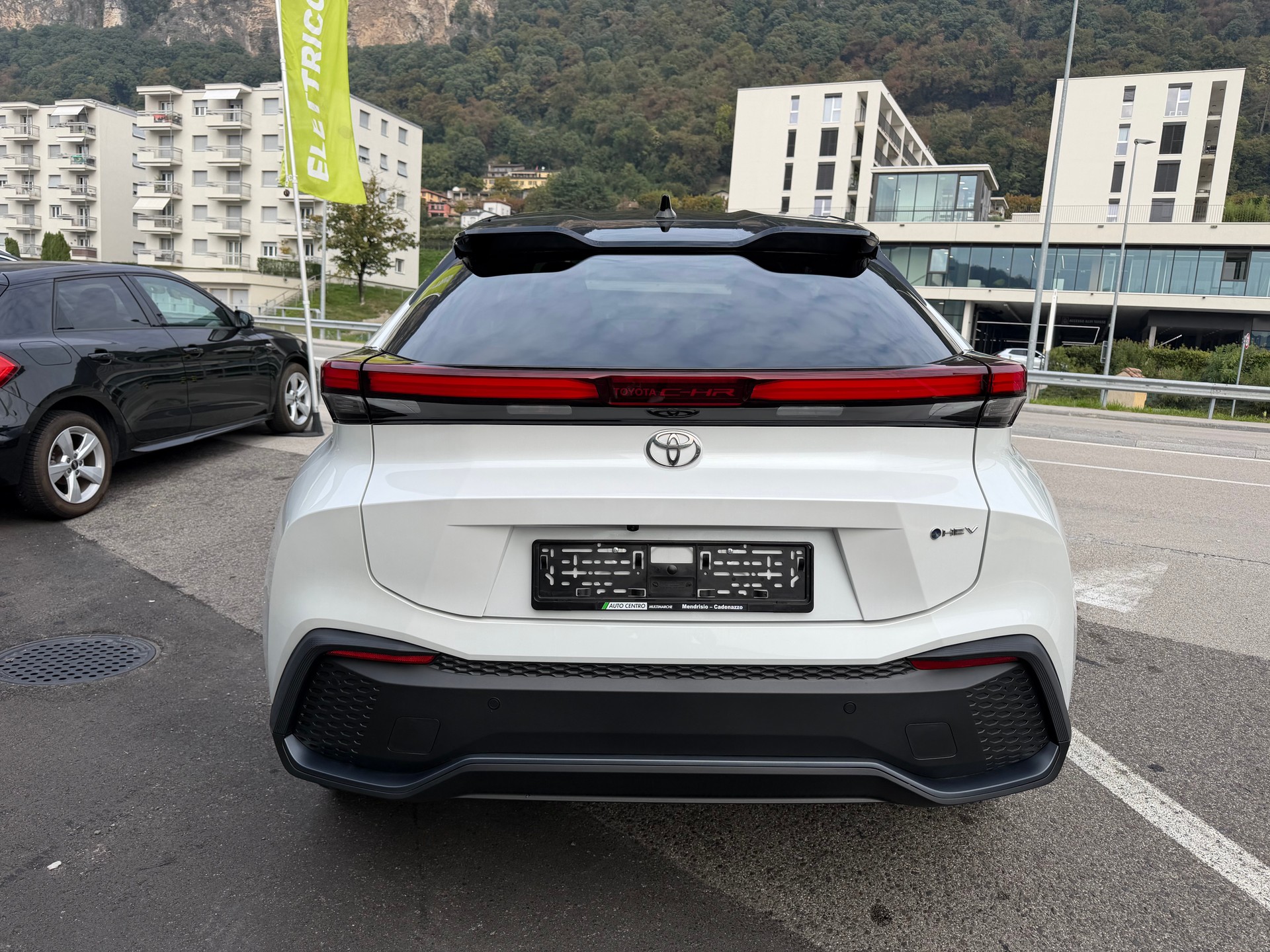 TOYOTA C-HR 1.8 HSD CVT Teamplayer-image-6