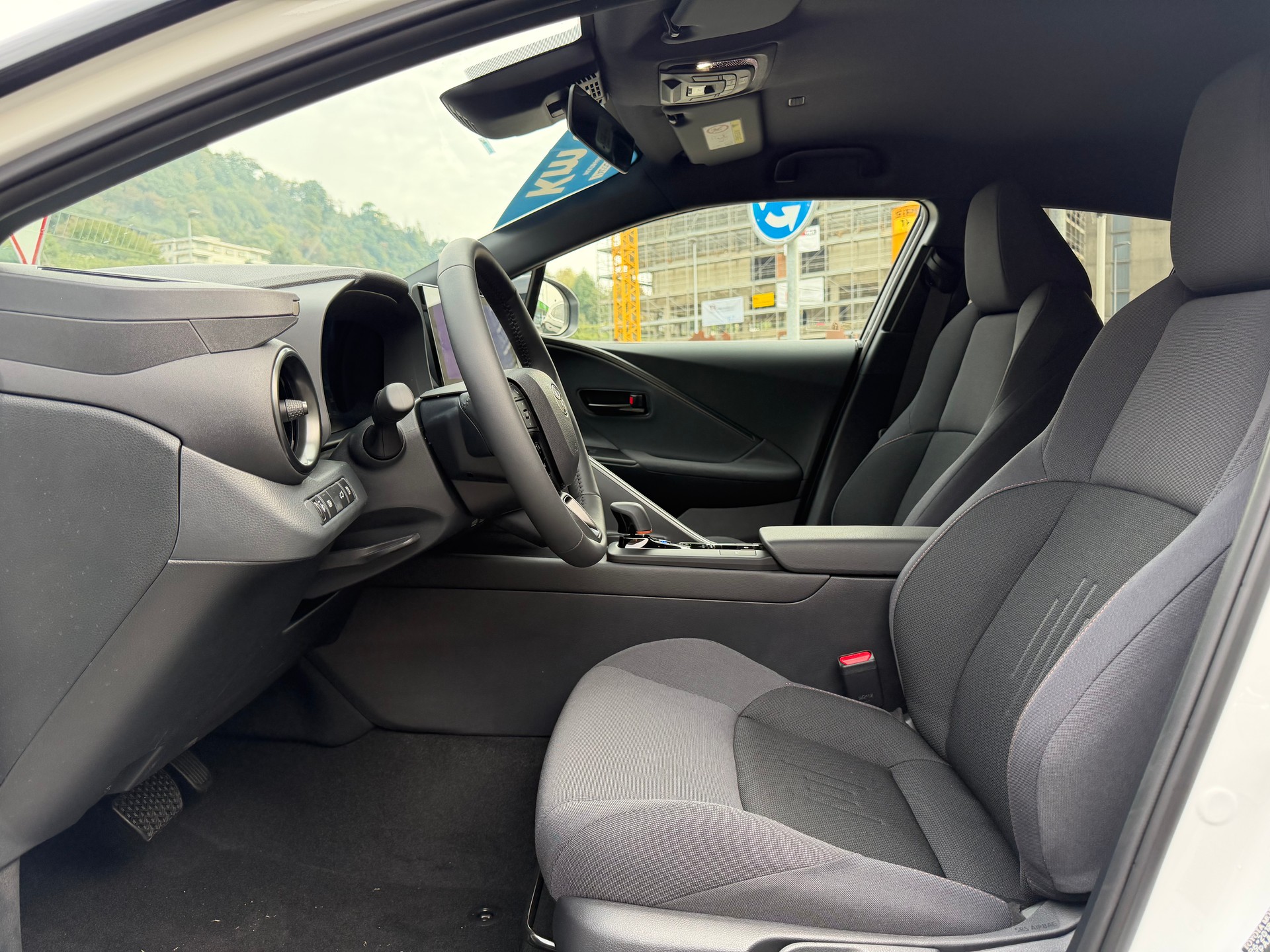 TOYOTA C-HR 1.8 HSD CVT Teamplayer-image-8