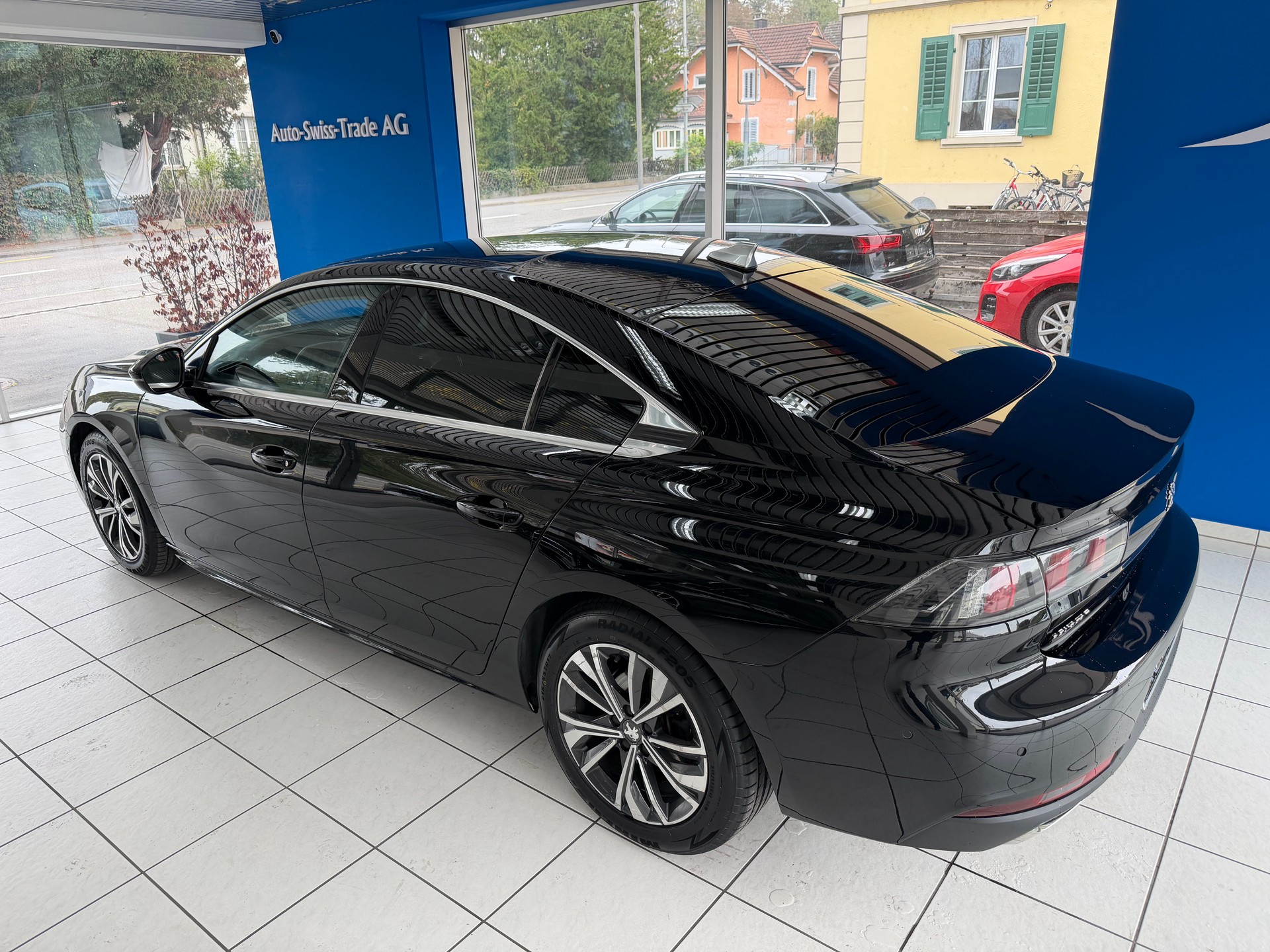 PEUGEOT 508 1.5 Blue HDI GT Line EAT8-image-9