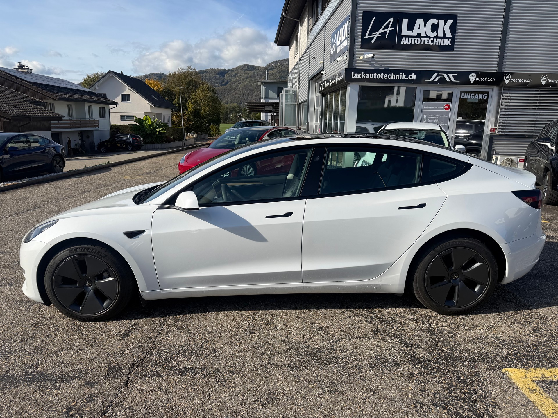 TESLA Model 3 Long Range Dual Motor AWD-image-9