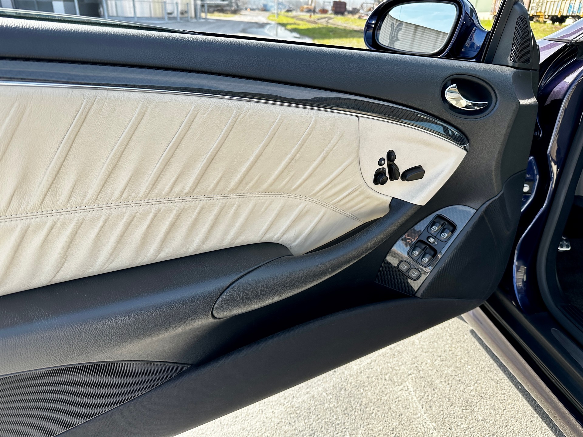 MERCEDES-BENZ CLK 63 AMG Avantgarde 7G-Tronic-image-11