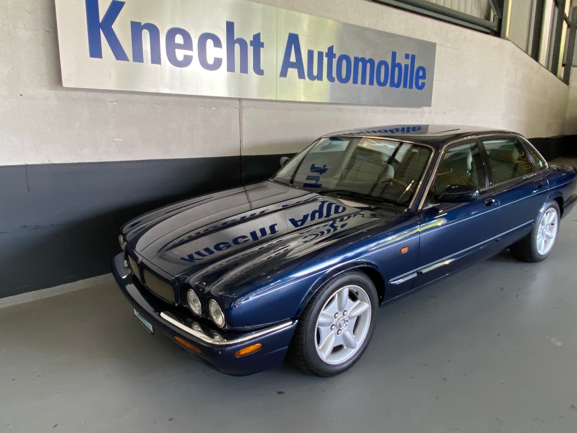 JAGUAR XJR 4.0 V8 S/C-image-3