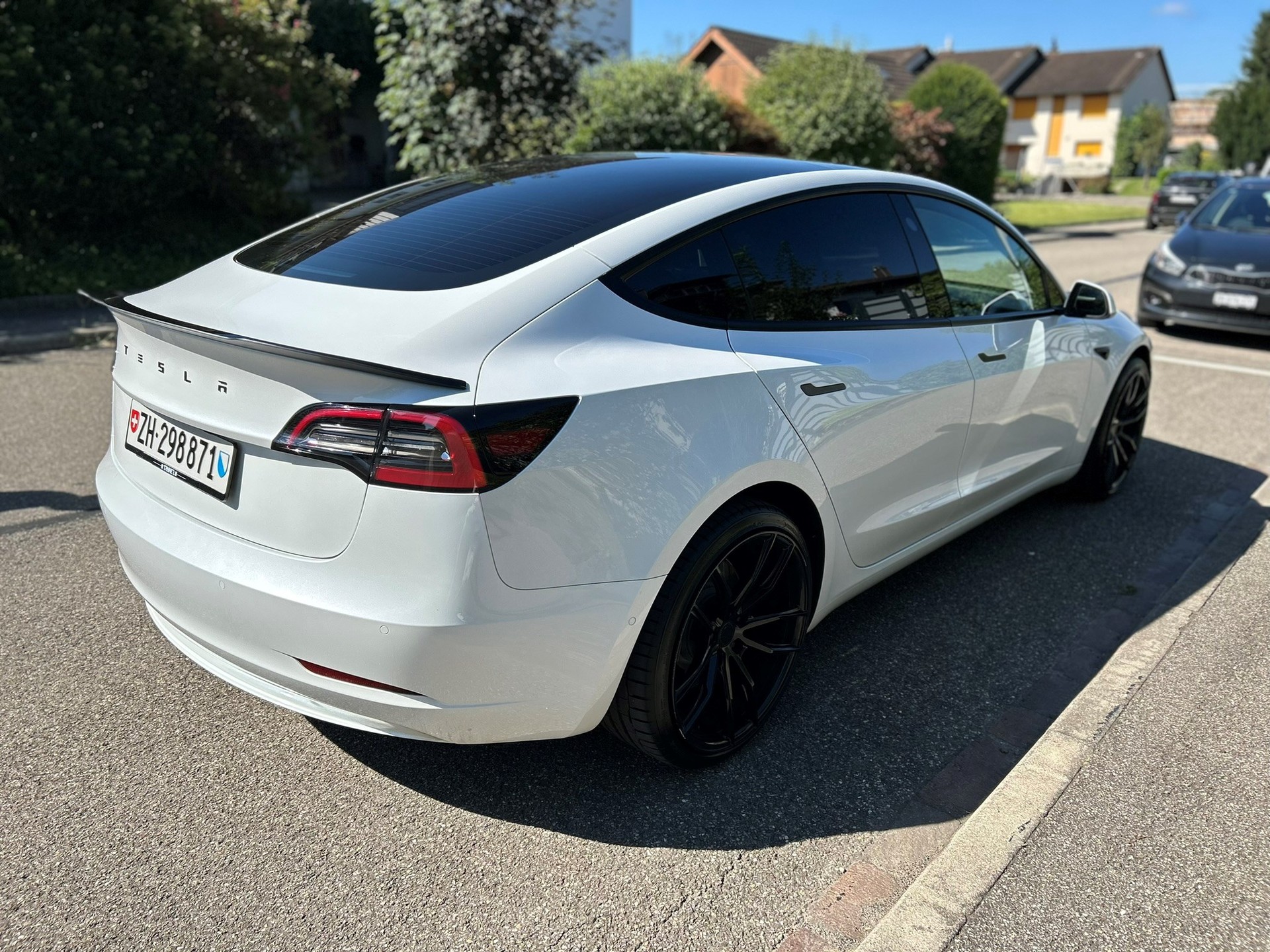 TESLA Model 3 Long Range Dual Motor AWD-image-2