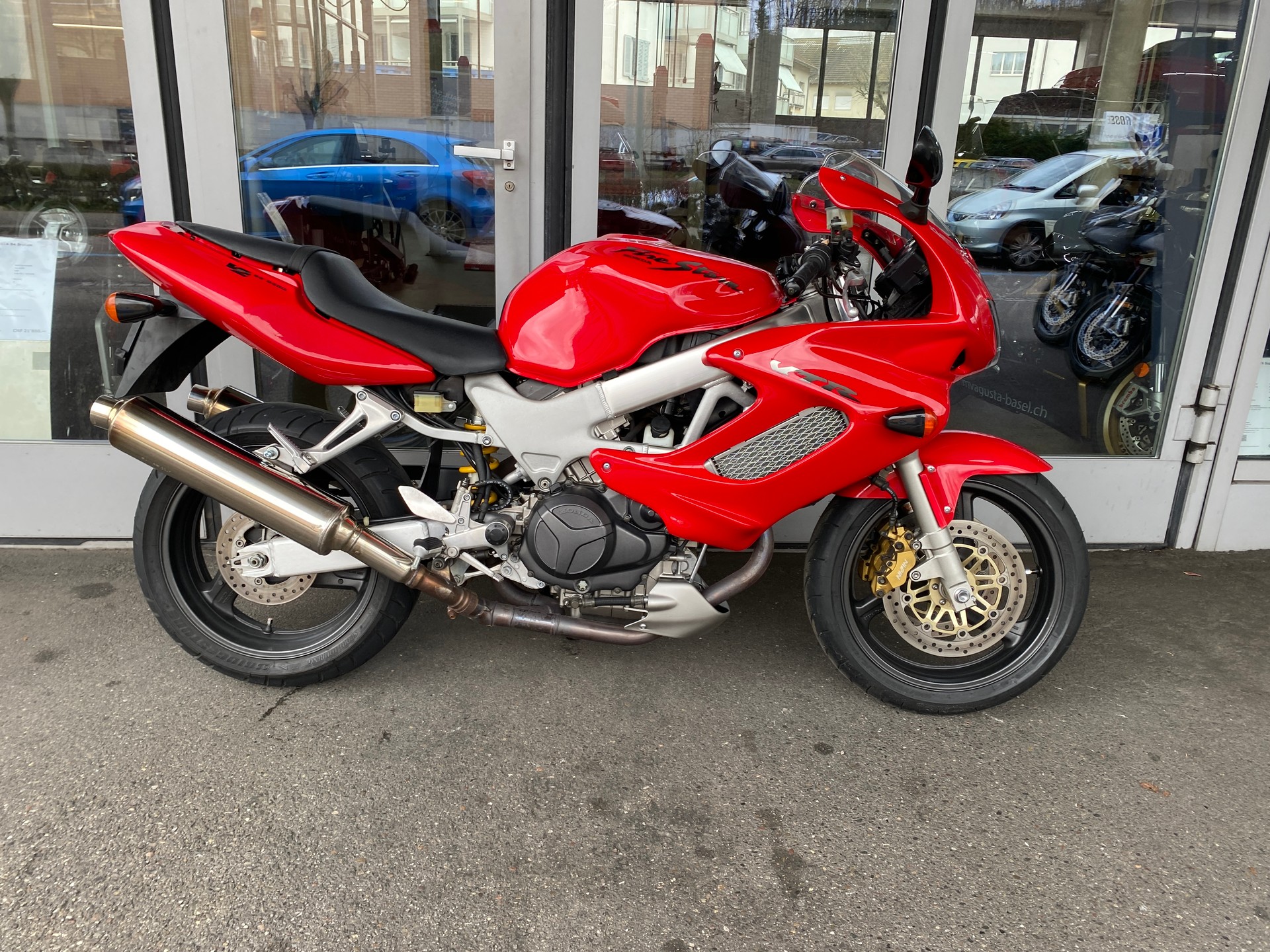 HONDA VTR 1000 F V-X Fire Storm-showroom-element-1