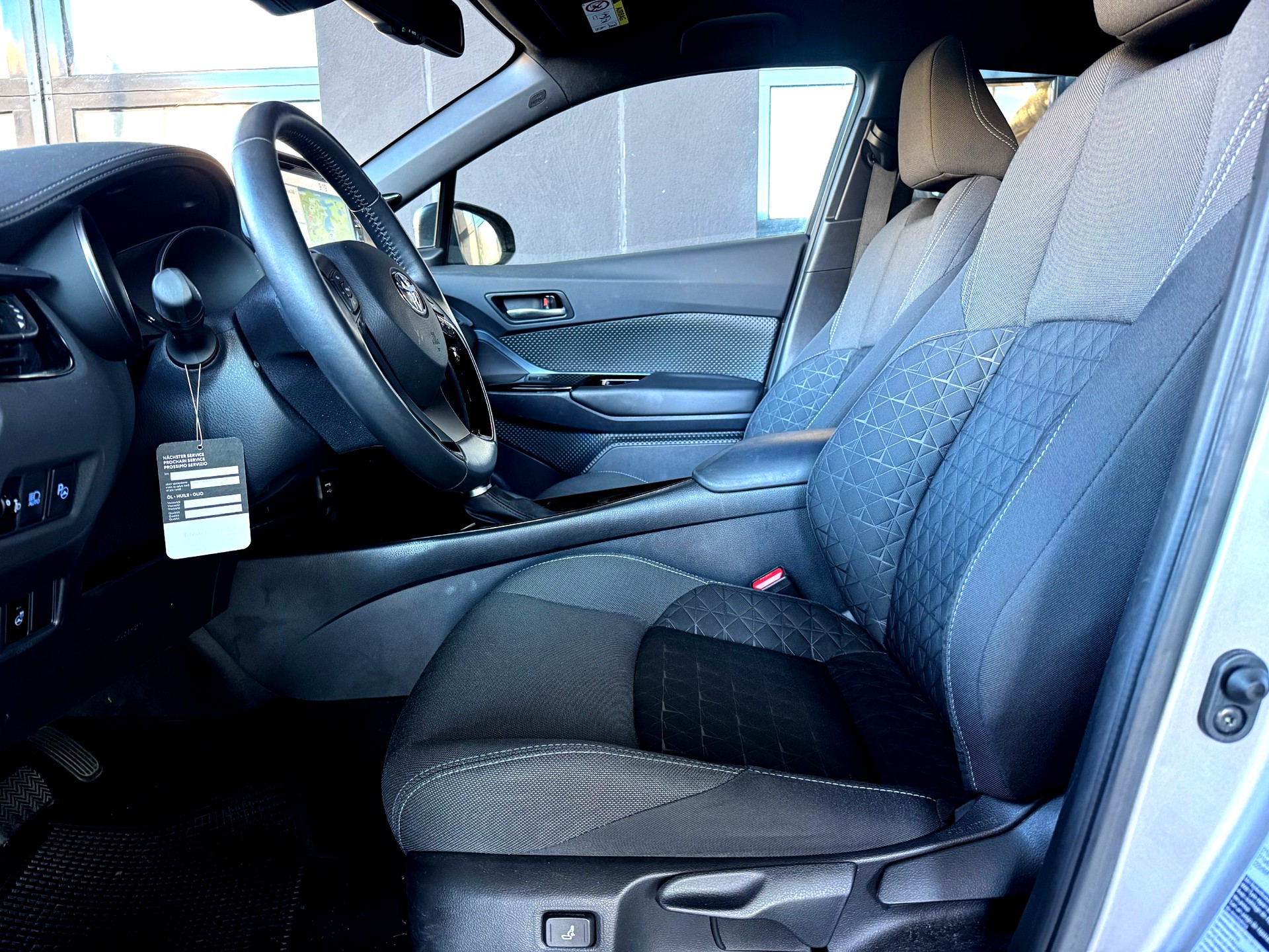 TOYOTA C-HR 1.8 HSD CVT Trend-image-7