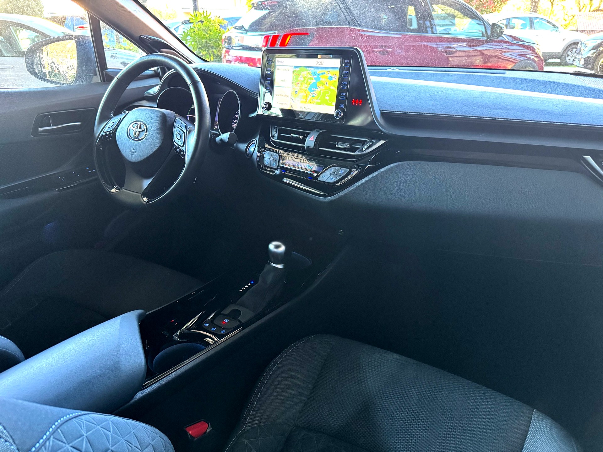 TOYOTA C-HR 1.8 HSD CVT Trend-image-8