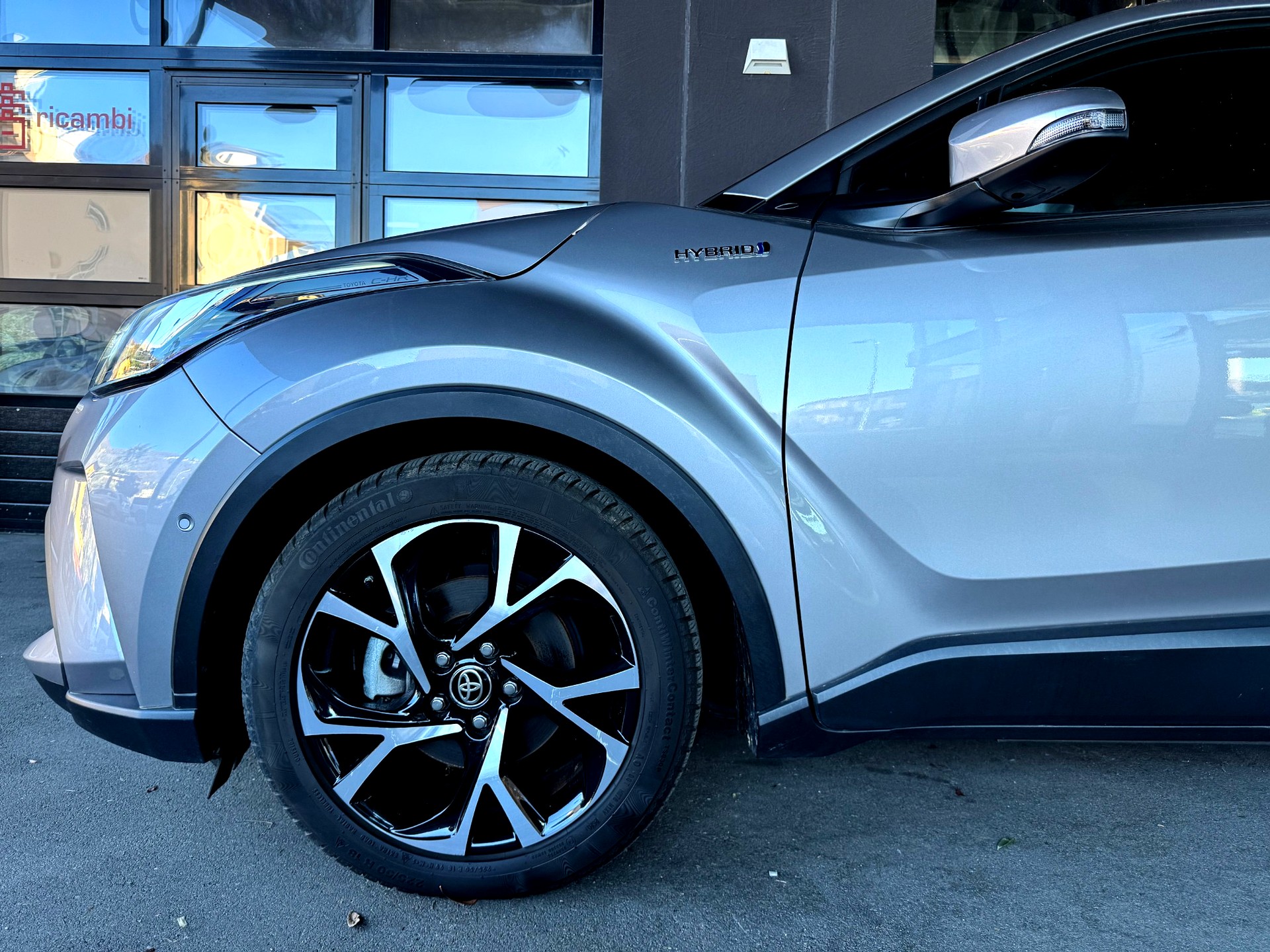 TOYOTA C-HR 1.8 HSD CVT Trend-image-3