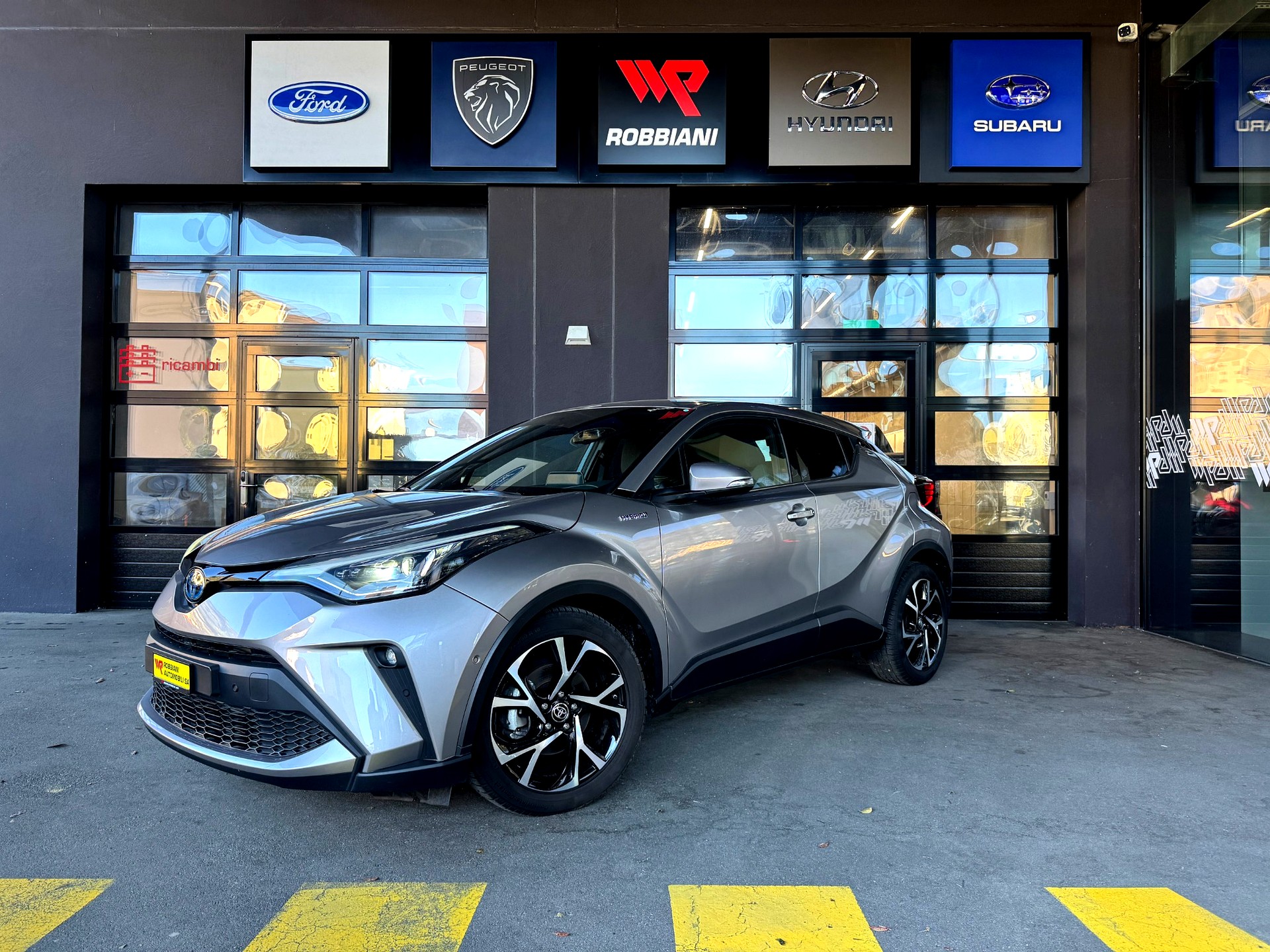 TOYOTA C-HR 1.8 HSD CVT Trend-image-0