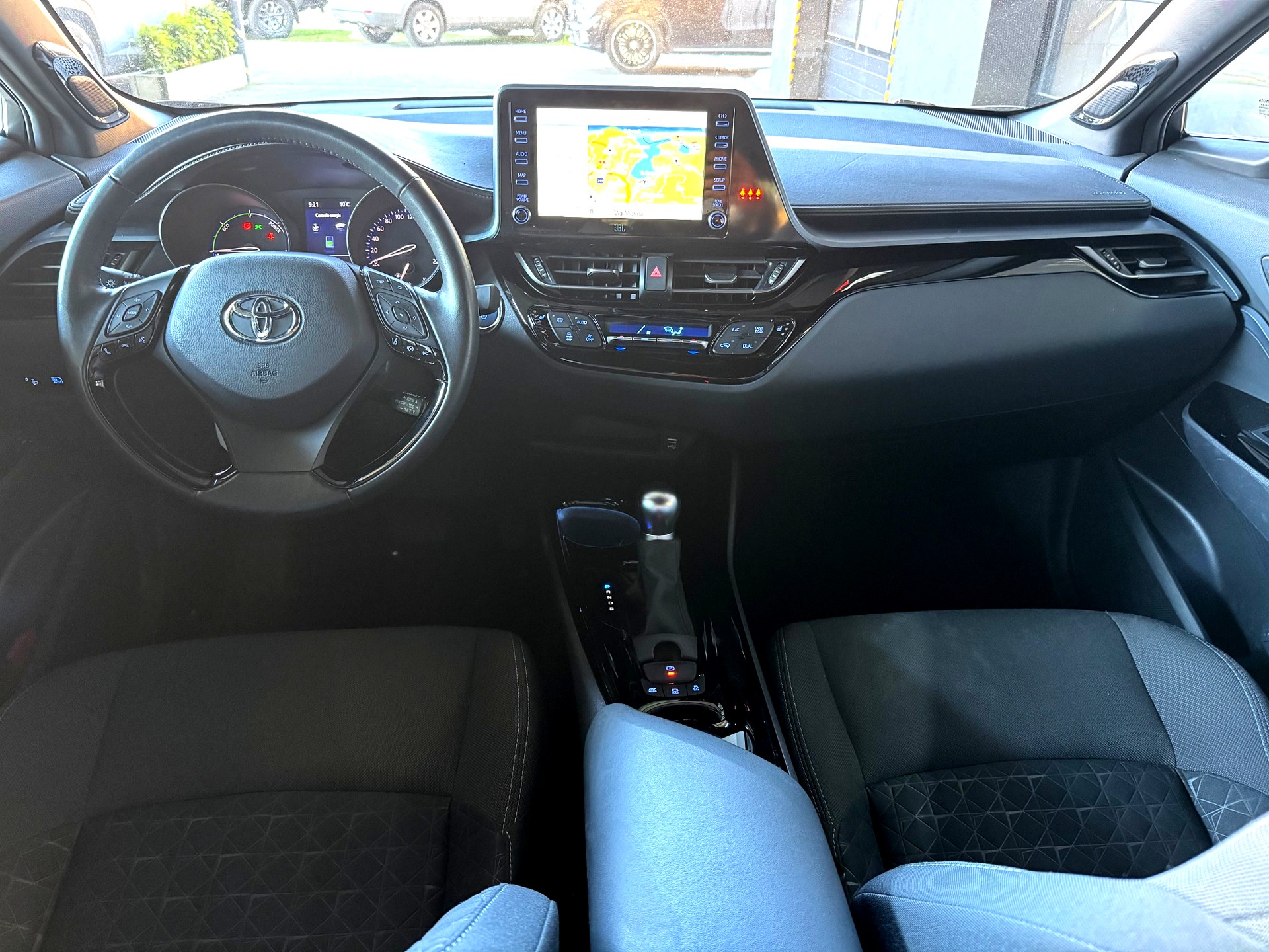 TOYOTA C-HR 1.8 HSD CVT Trend-image-6