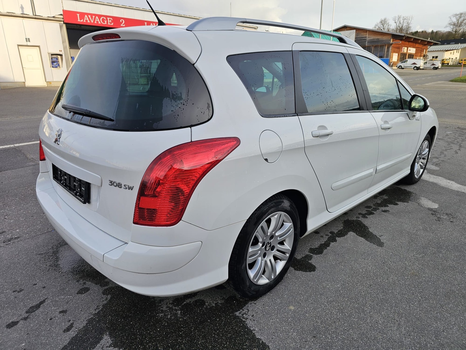 PEUGEOT 308 SW 1.6 16V Turbo Millesim 200-image-3