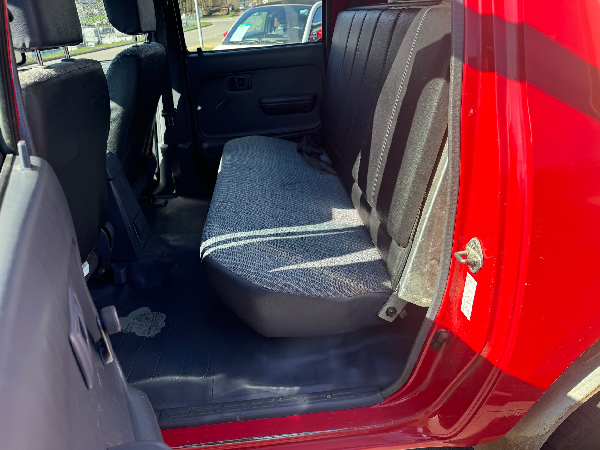 TOYOTA Hilux Double Cab SR5-image-7