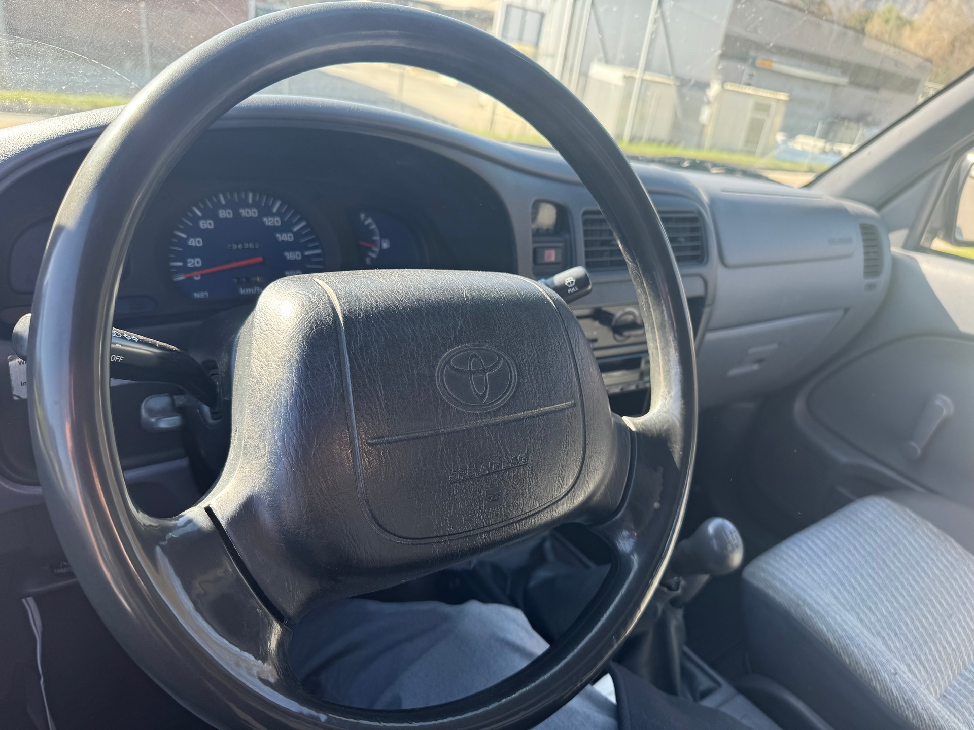 TOYOTA Hilux Double Cab SR5-image-14