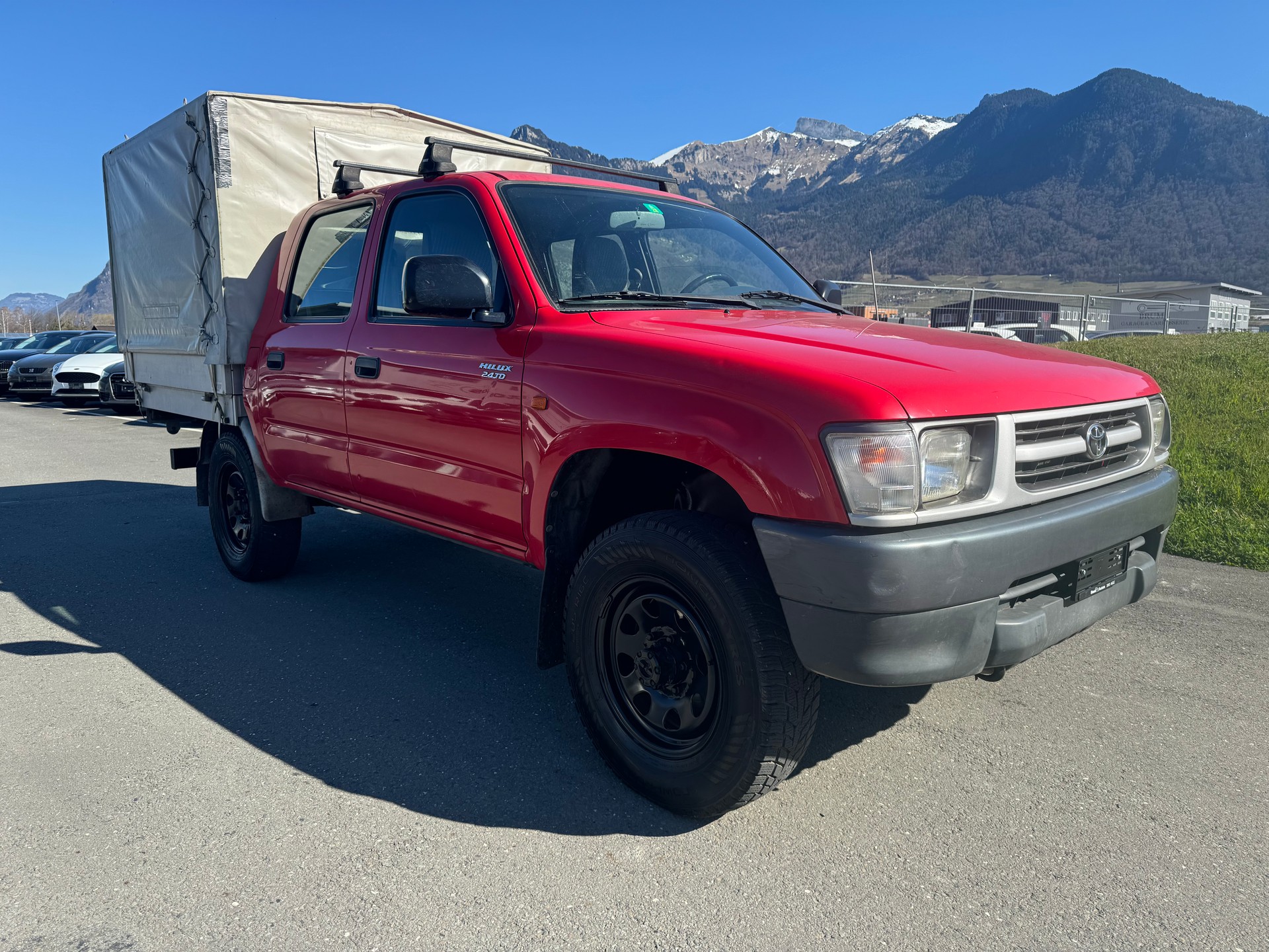 TOYOTA Hilux Double Cab SR5-image-2