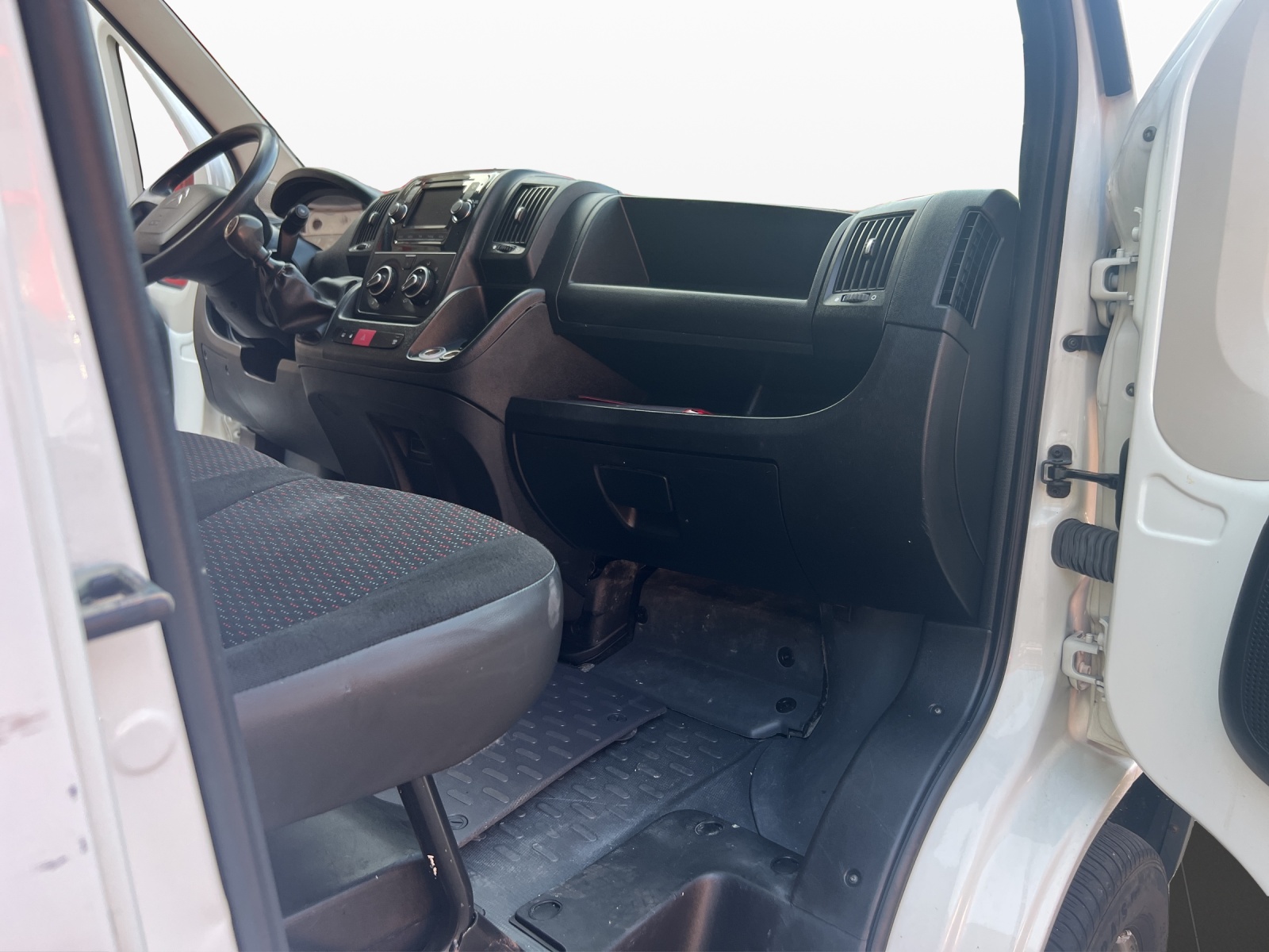 CITROEN Jumper 30 2.0 BlueHDi 110 Attraction L1H1-image-15