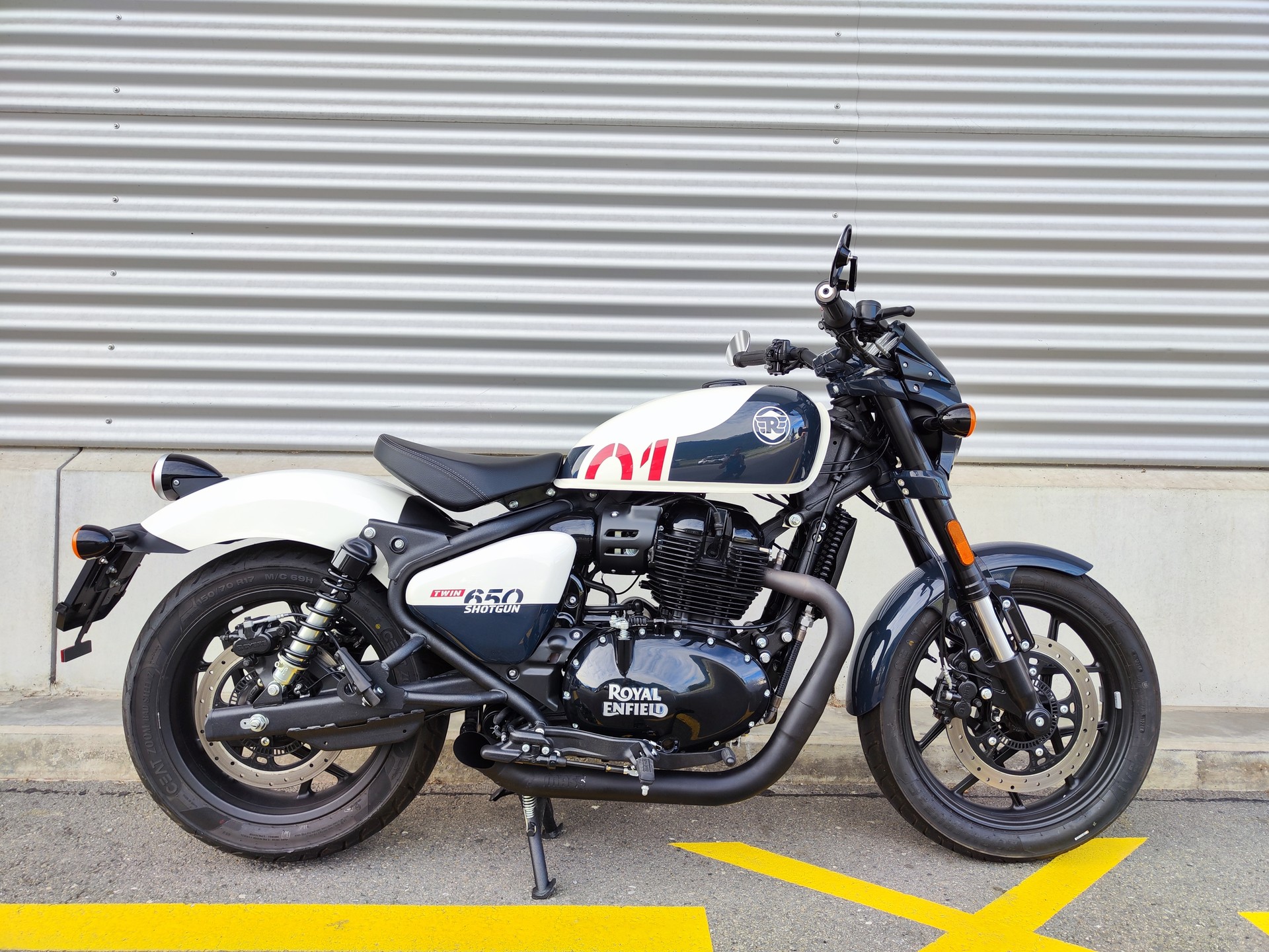 ROYAL ENFIELD Custom