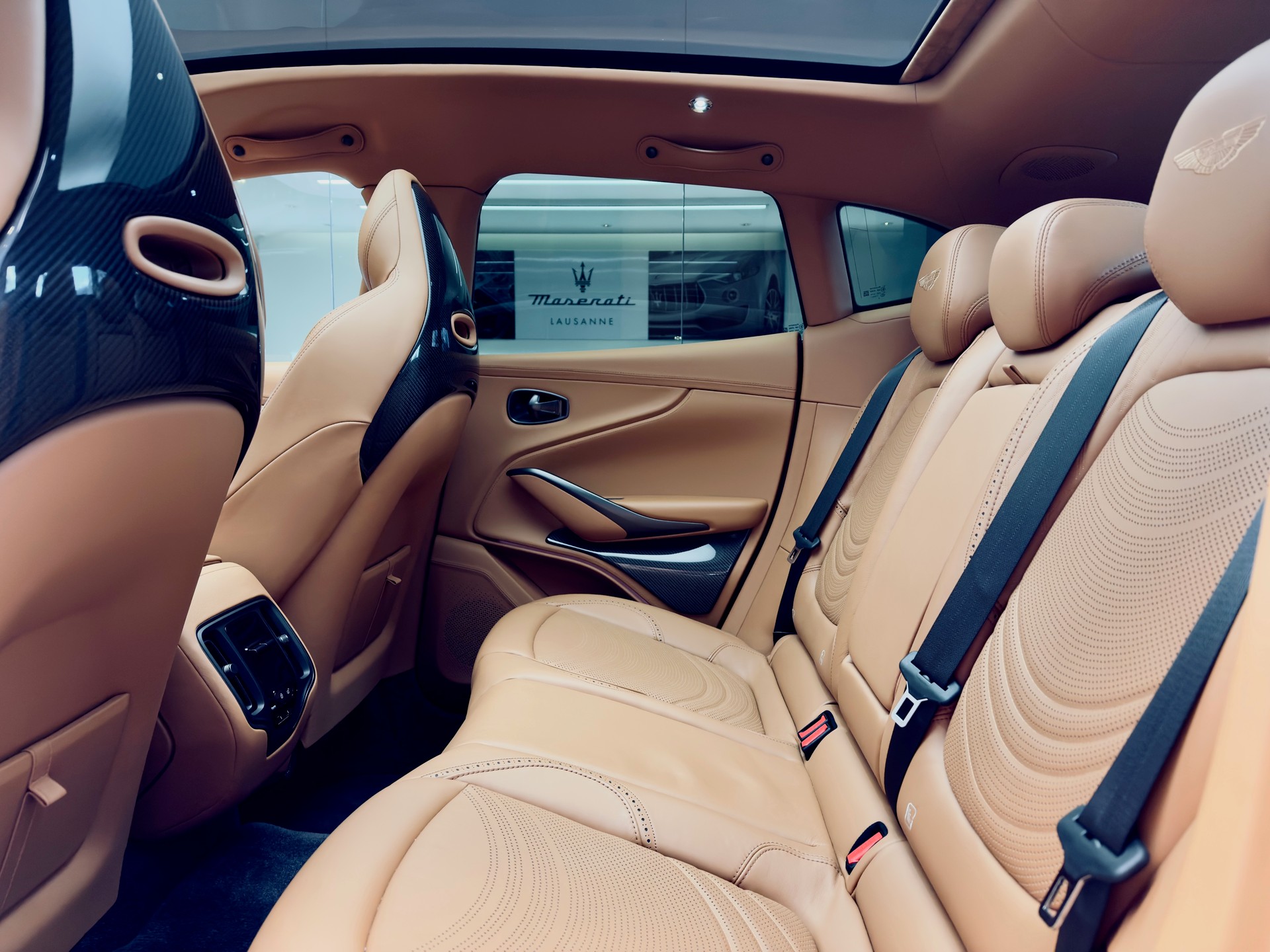 ASTON MARTIN 707 4.0 V8 Bi-Turbo-image-22