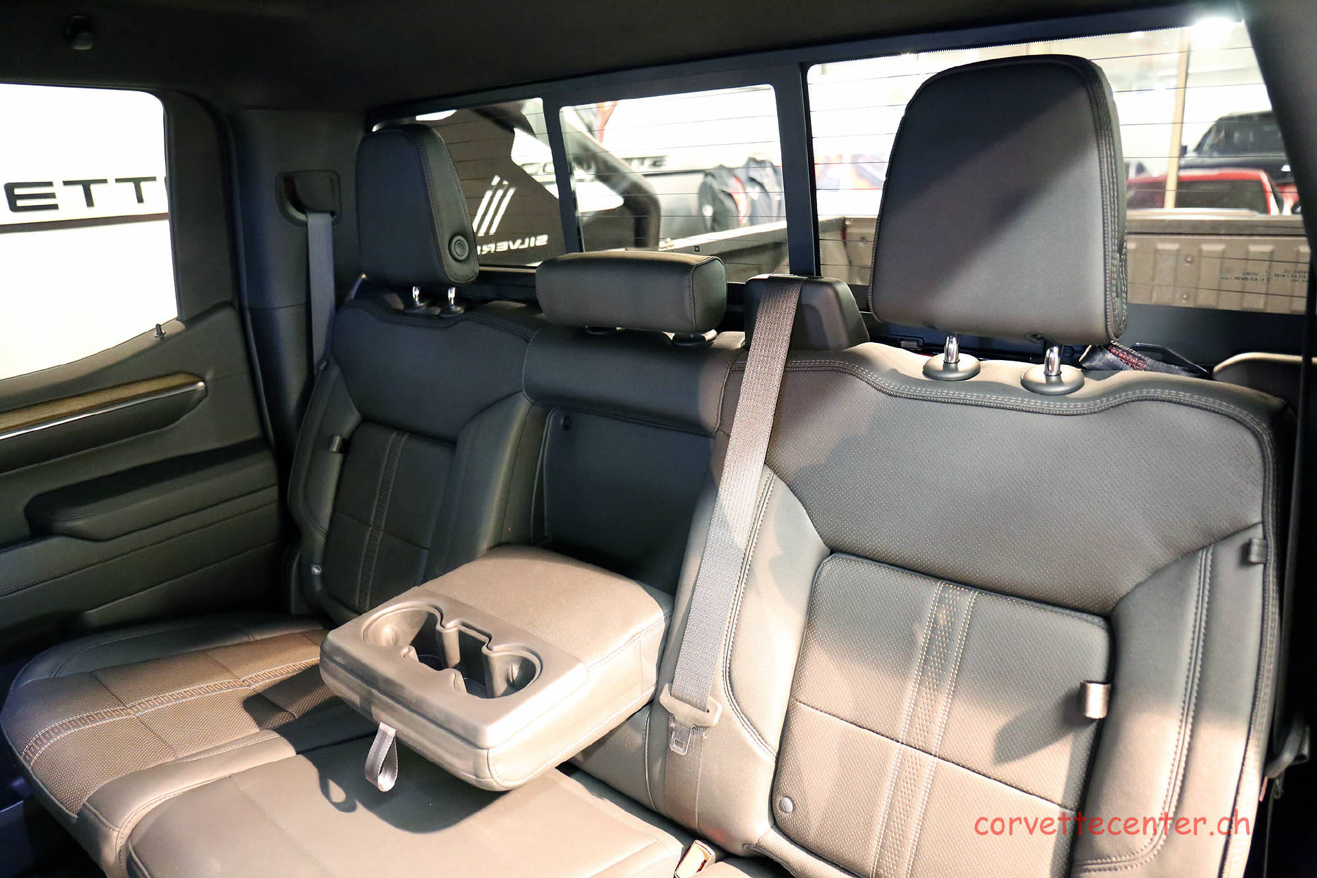 CHEVROLET Silverado 1500 High Country-image-9