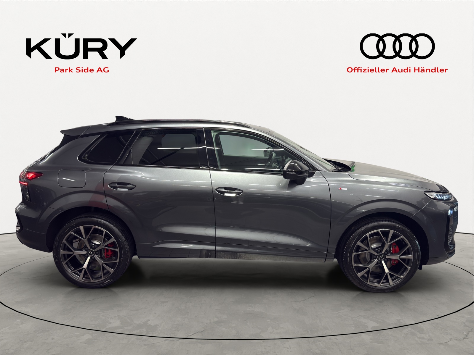 AUDI Q3 SUV TFSI quattro 195 kW S tronic-image-2