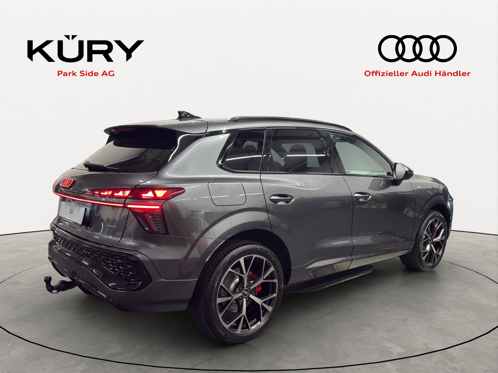 AUDI Q3 SUV TFSI quattro 195 kW S tronic-image-3