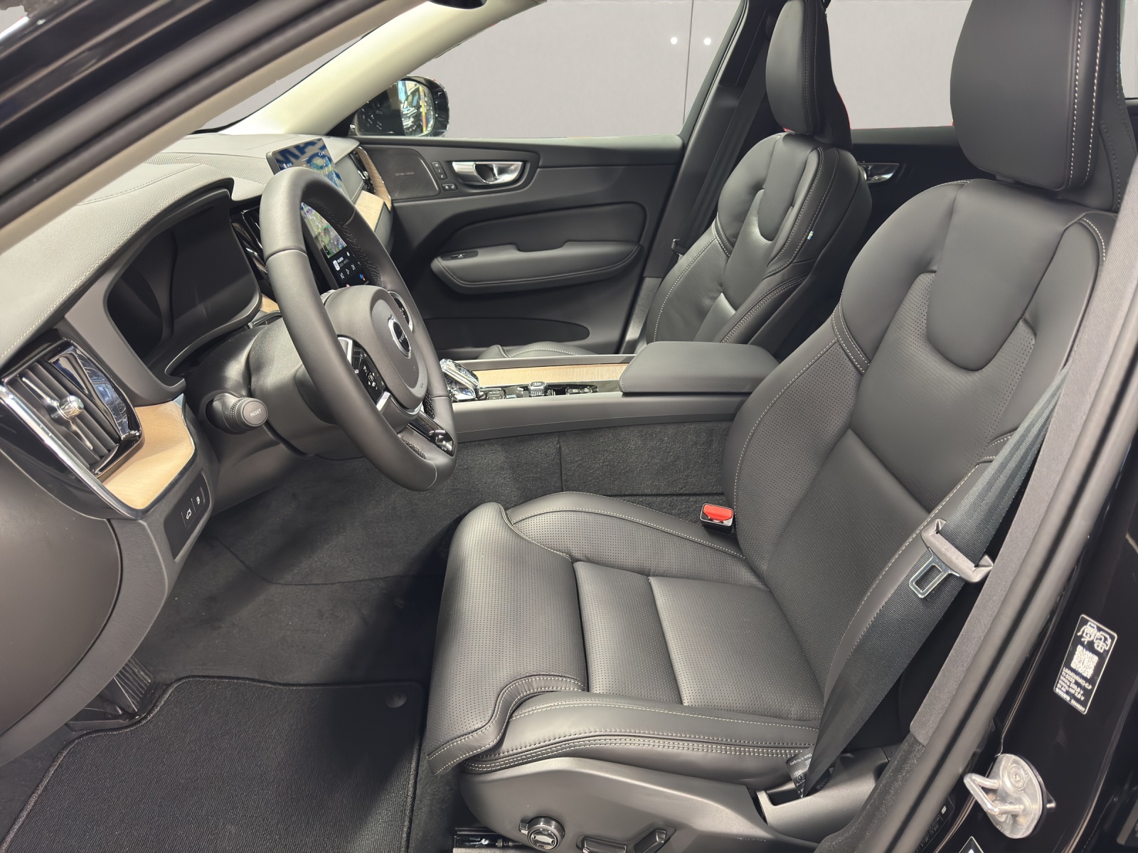 VOLVO XC60 2.0 T6 TE Ultra Dark eAWD-image-15