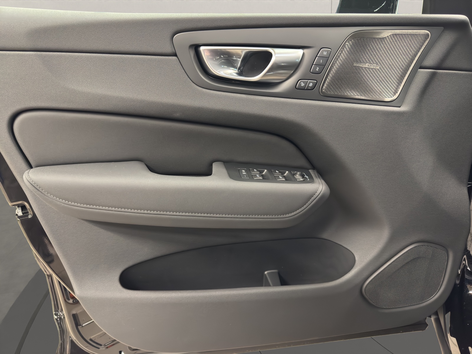 VOLVO XC60 2.0 T6 TE Ultra Dark eAWD-image-10