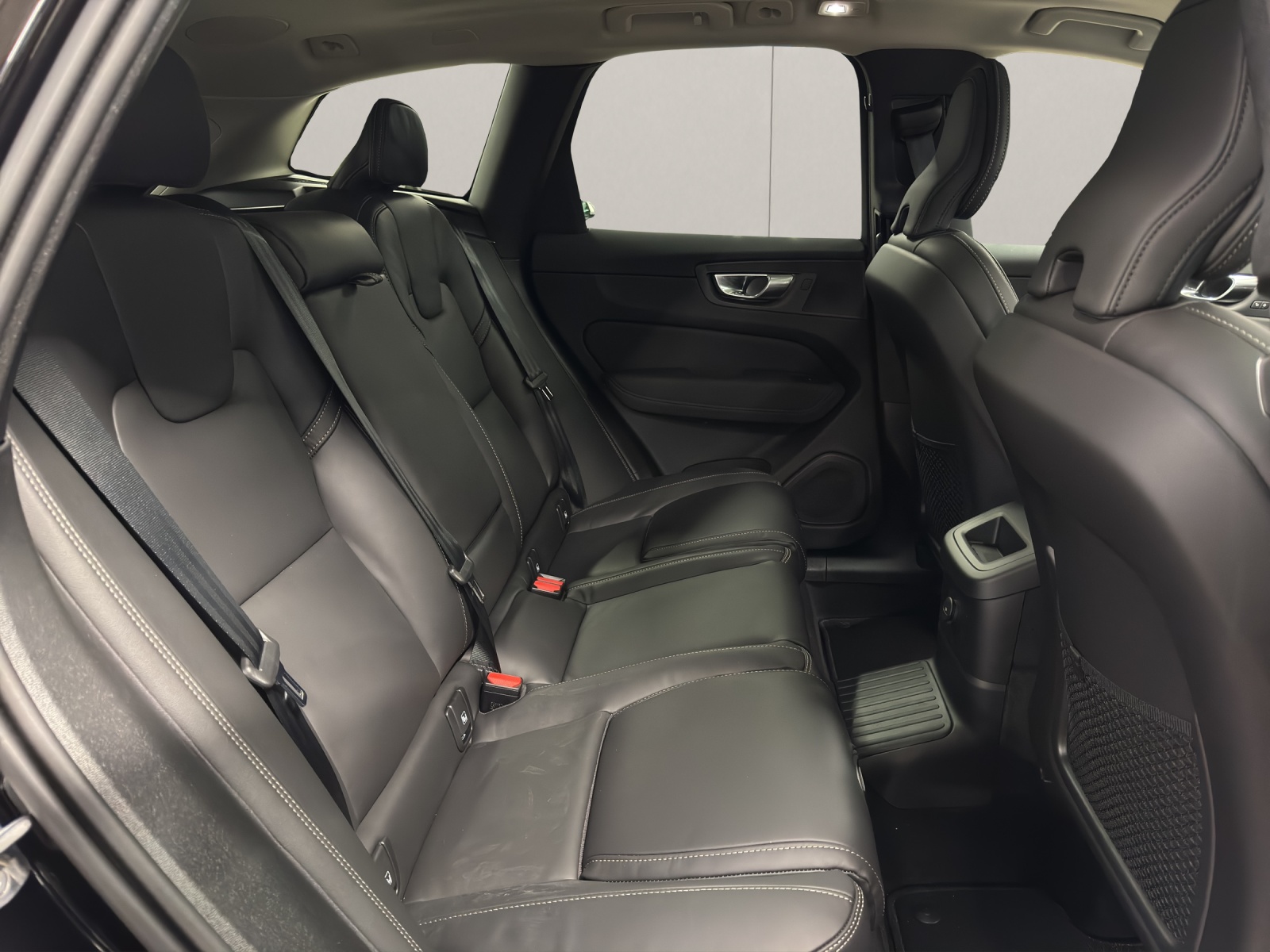VOLVO XC60 2.0 T6 TE Ultra Dark eAWD-image-13