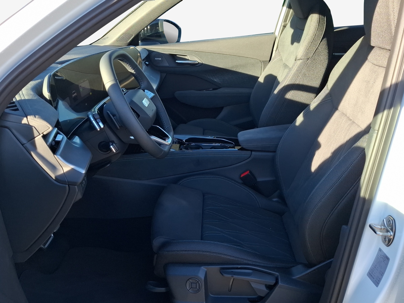 AUDI Q3 SUV 110 kW TFSI S tronic-image-7