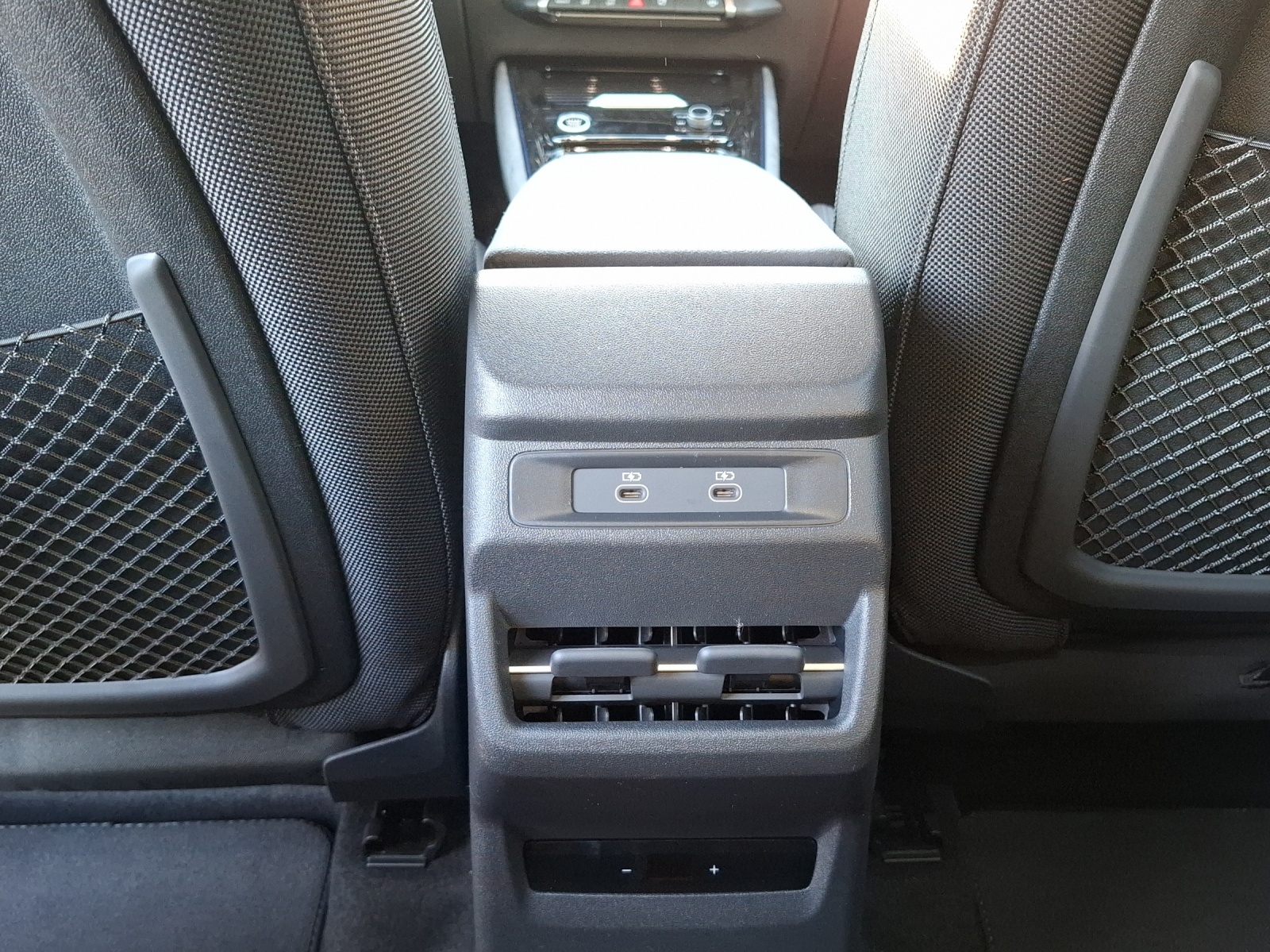 AUDI Q3 SUV 110 kW TFSI S tronic-image-10