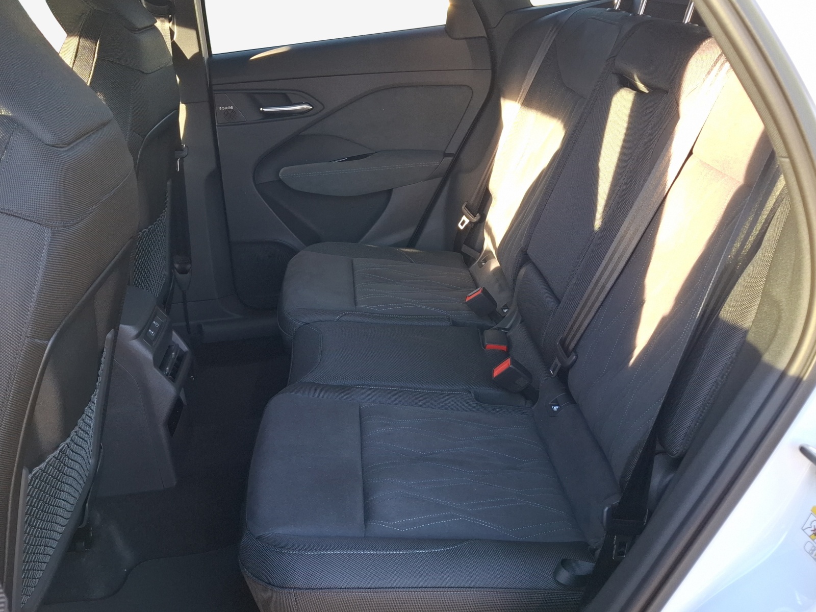 AUDI Q3 SUV 110 kW TFSI S tronic-image-11