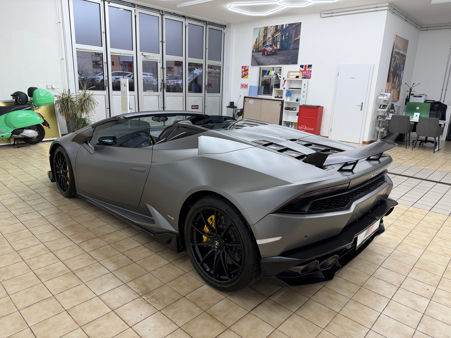 LAMBORGHINI Huracan LP610-4 Spyder DCT-showroom-element-2
