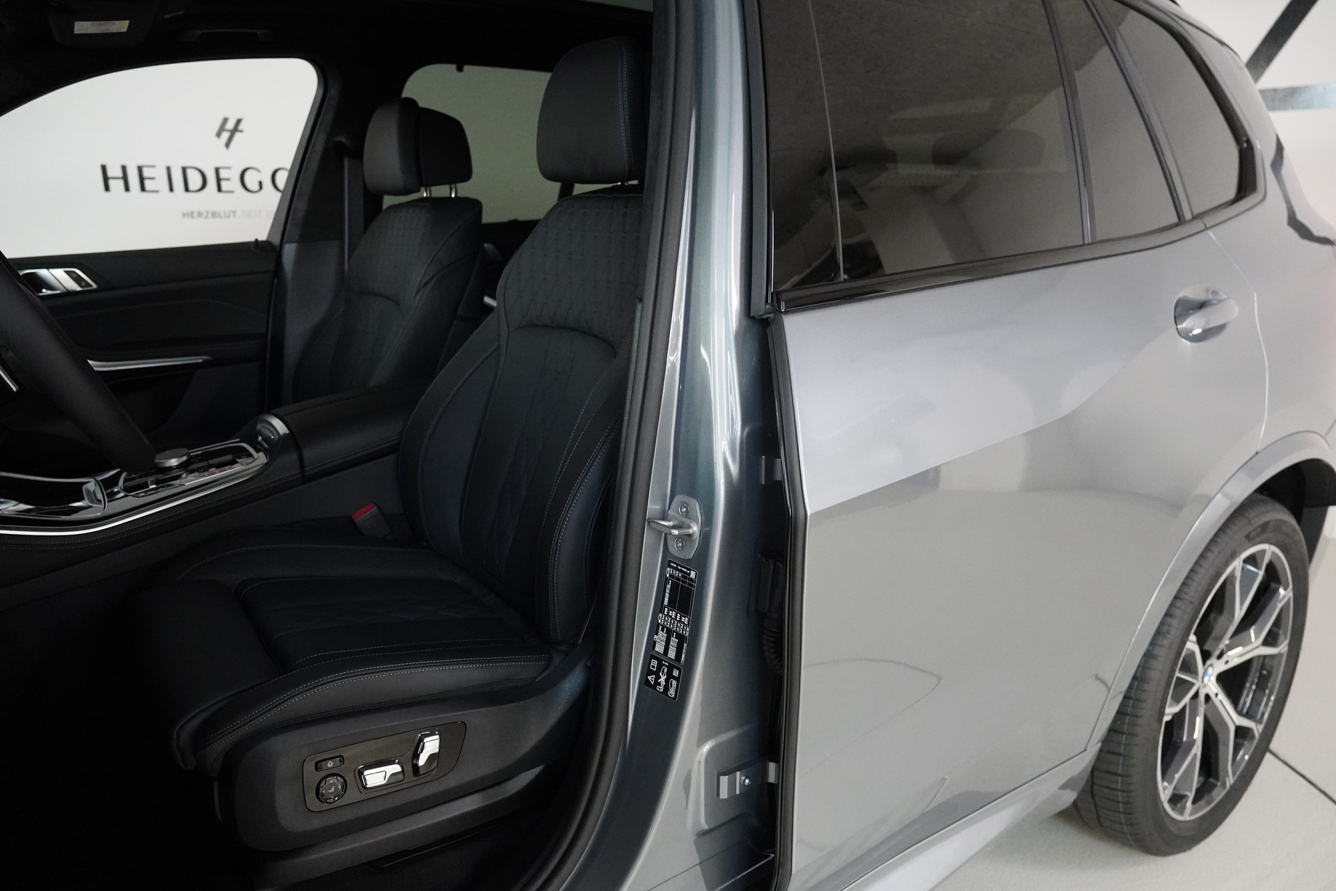 BMW X5 xDrive 48V 40d M Sport Pro Steptronic-image-11