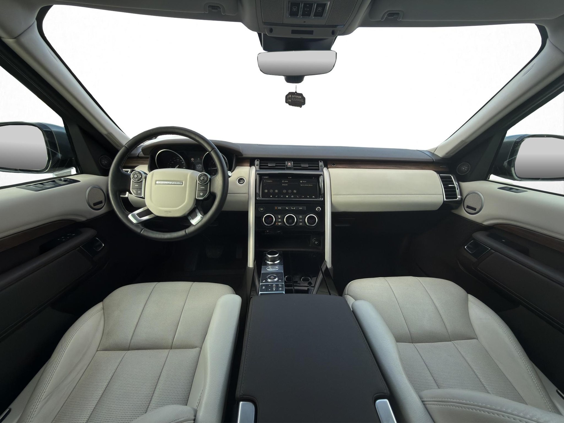 LAND ROVER Discovery 2.0 SD4 HSE-image-17
