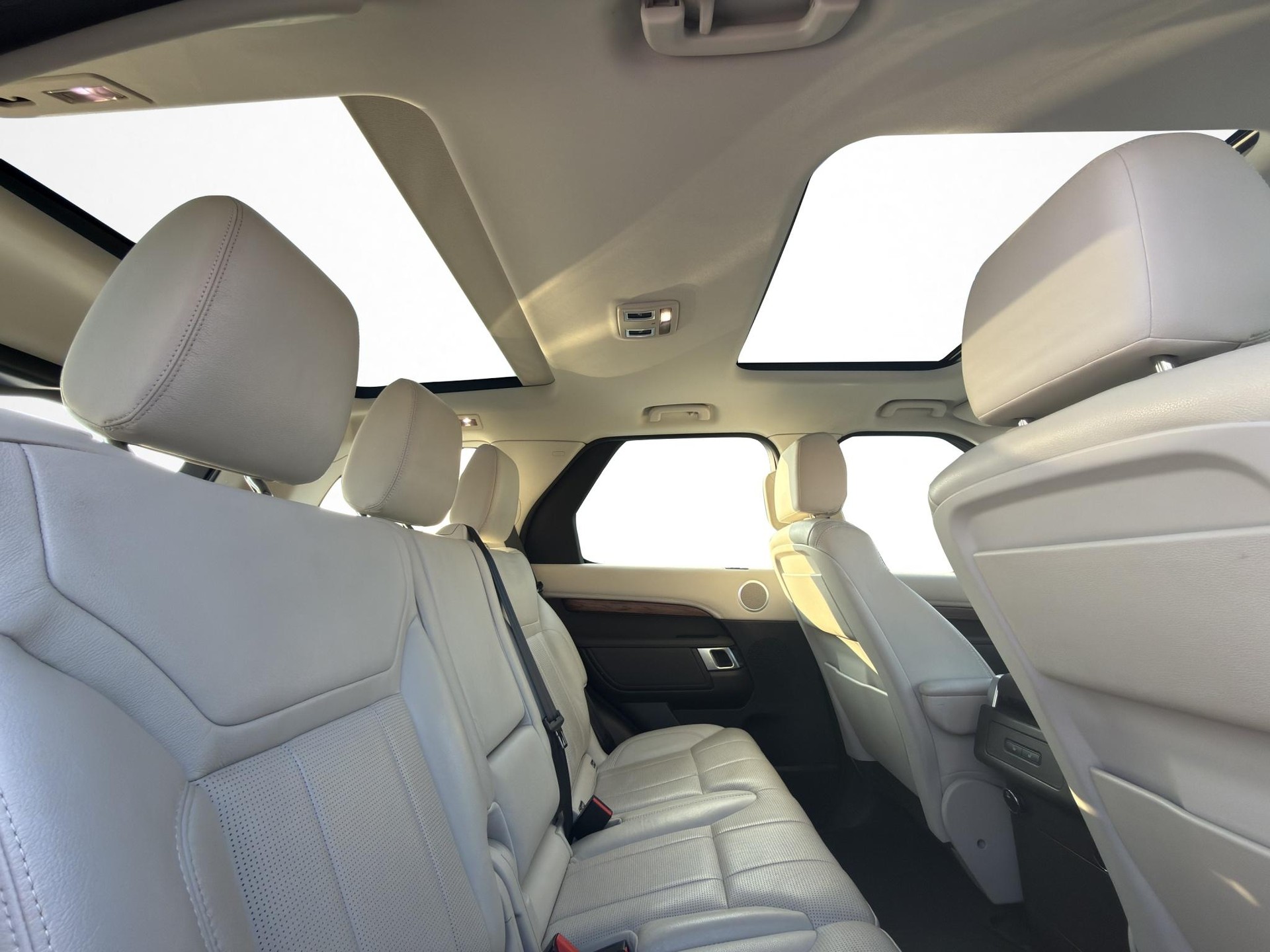 LAND ROVER Discovery 2.0 SD4 HSE-image-29